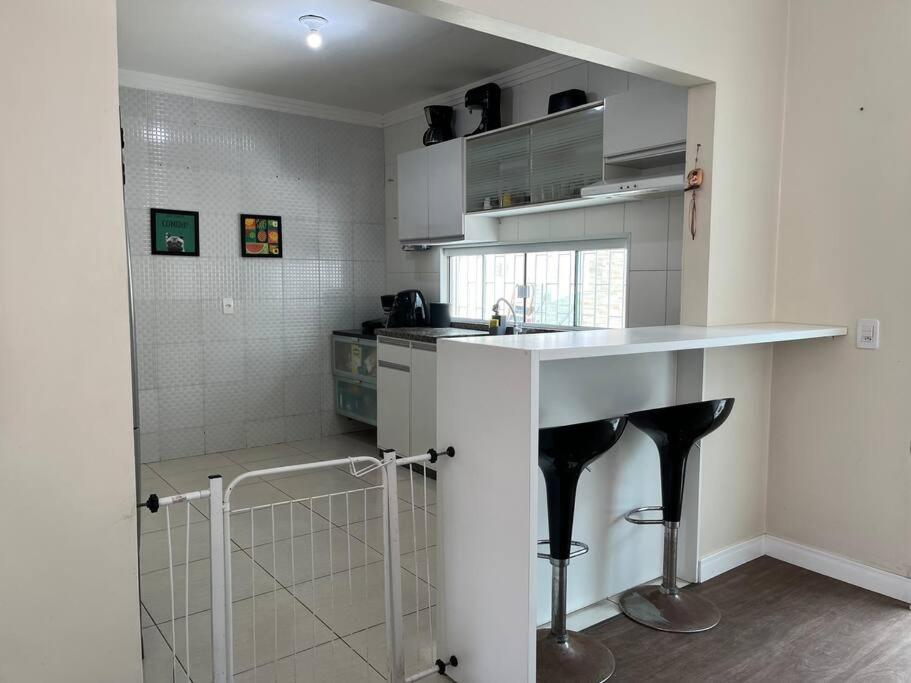 Casa com Piscina e Churrasqueira a 2km da Praia dos Ingleses