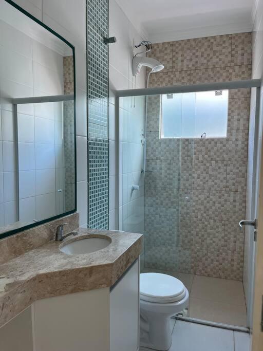 Casa com Piscina e Churrasqueira a 2km da Praia dos Ingleses