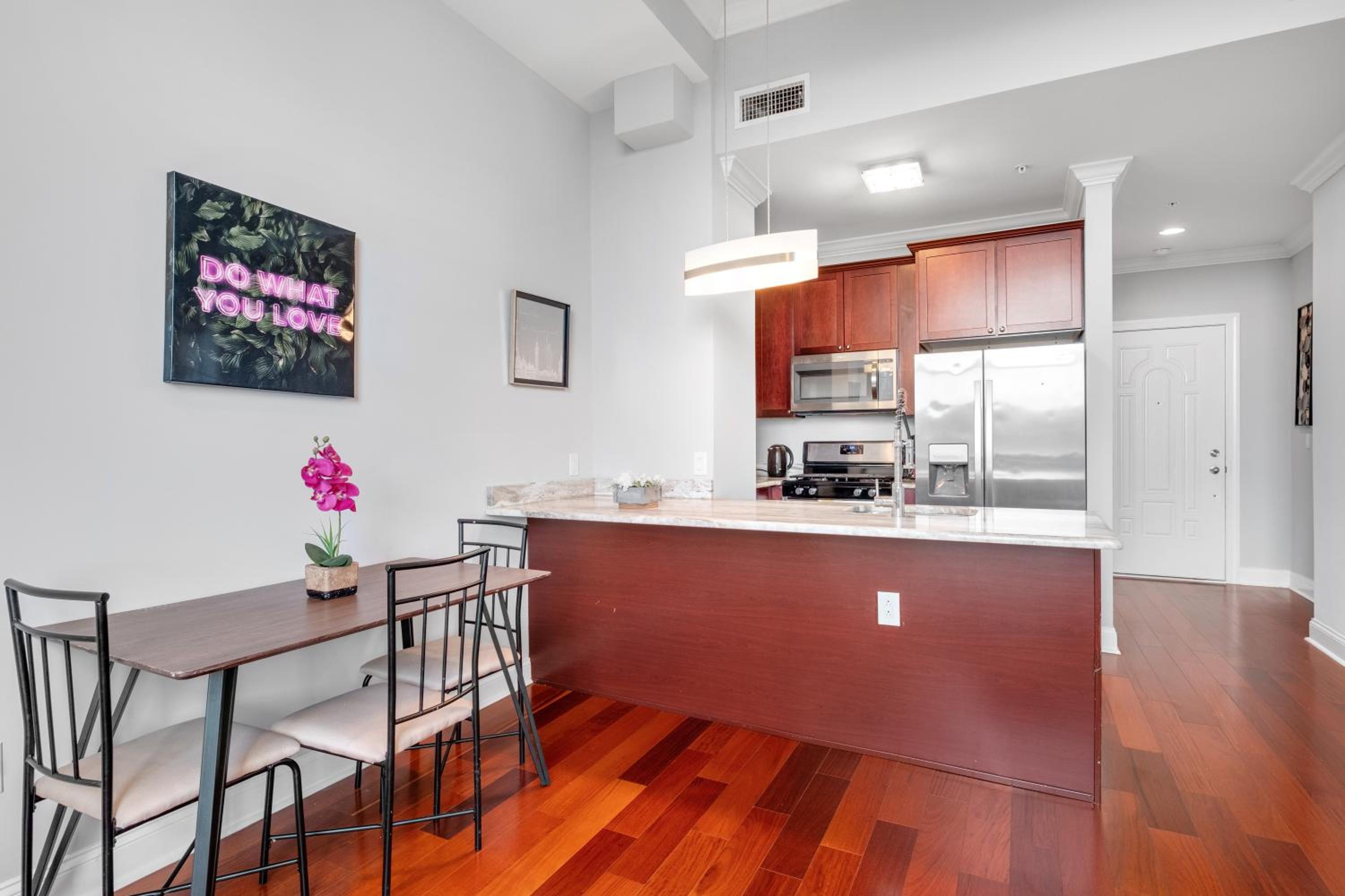 Magnificent 1BR with Pool & Gym view 4