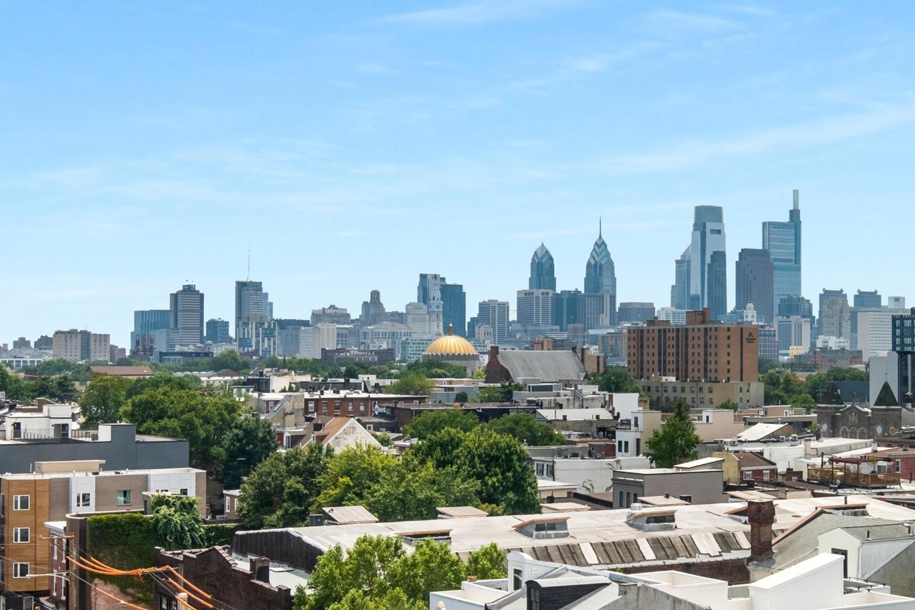 Sleek 1BR with Rooftop Amenities view 4
