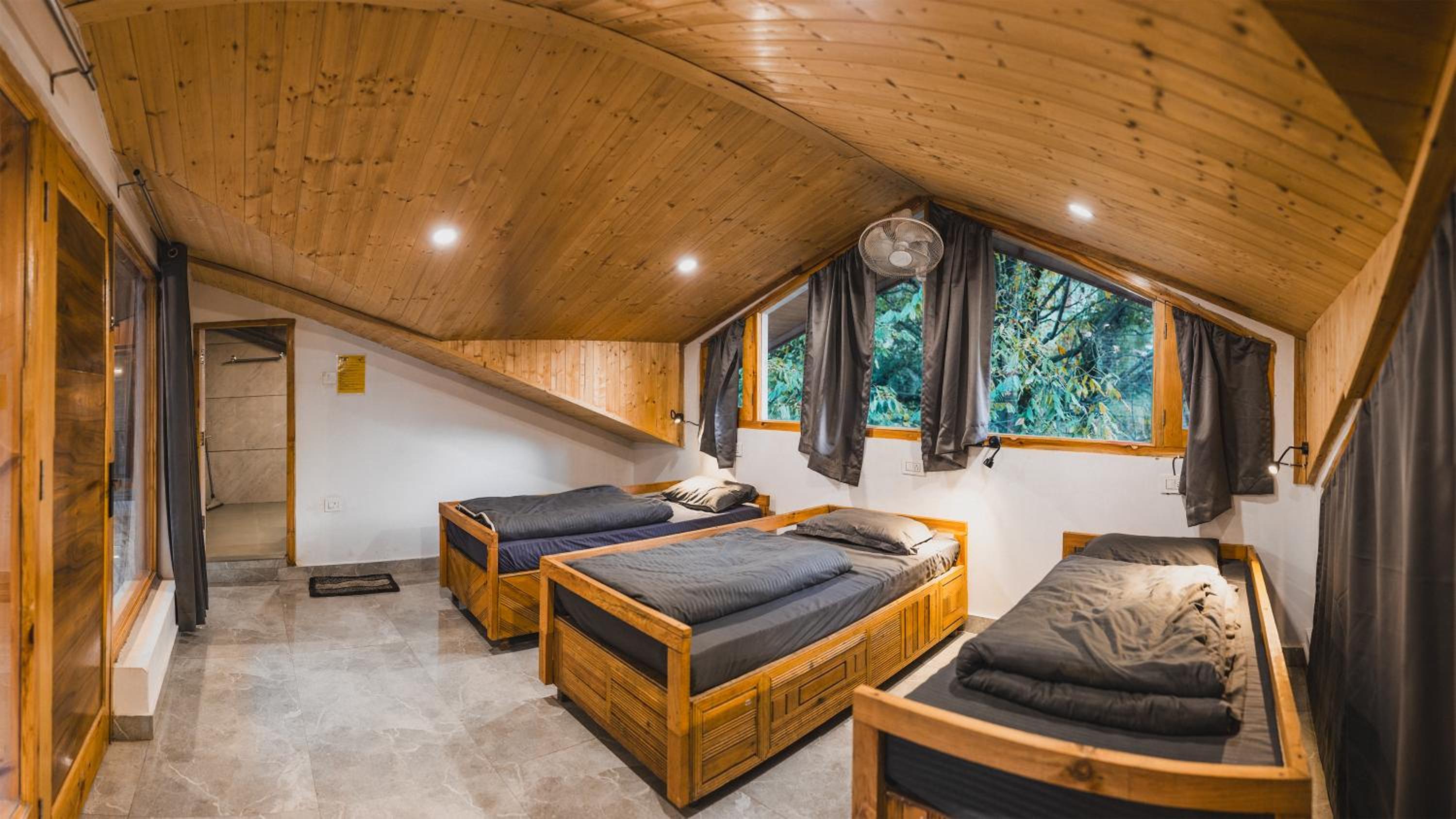 Odin Hostel Kasol view 5