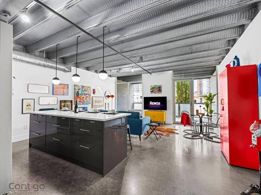 Urban Pop Loft, Near ICE District, UG Parking