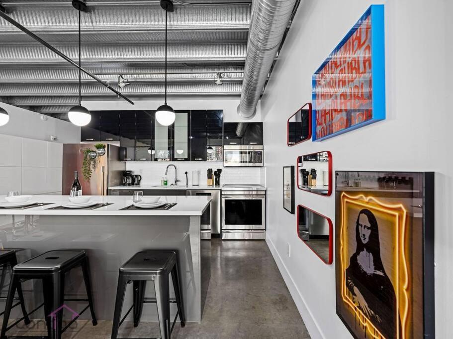 Urban Pop Loft, Near ICE District, UG Parking