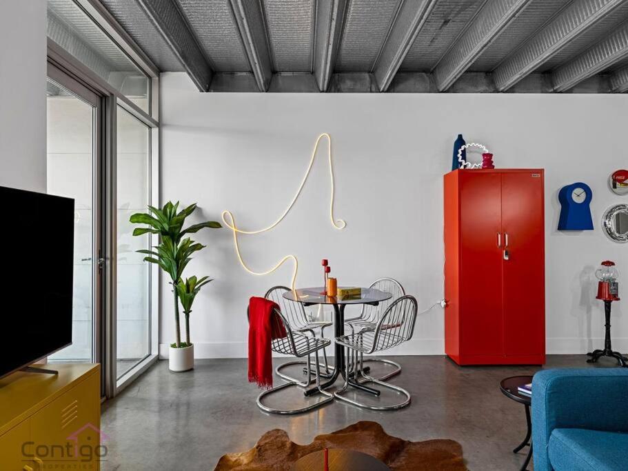 Urban Pop Loft, Near ICE District, UG Parking