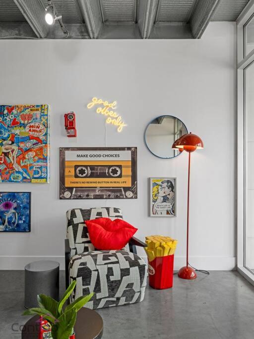 Urban Pop Loft, Near ICE District, UG Parking