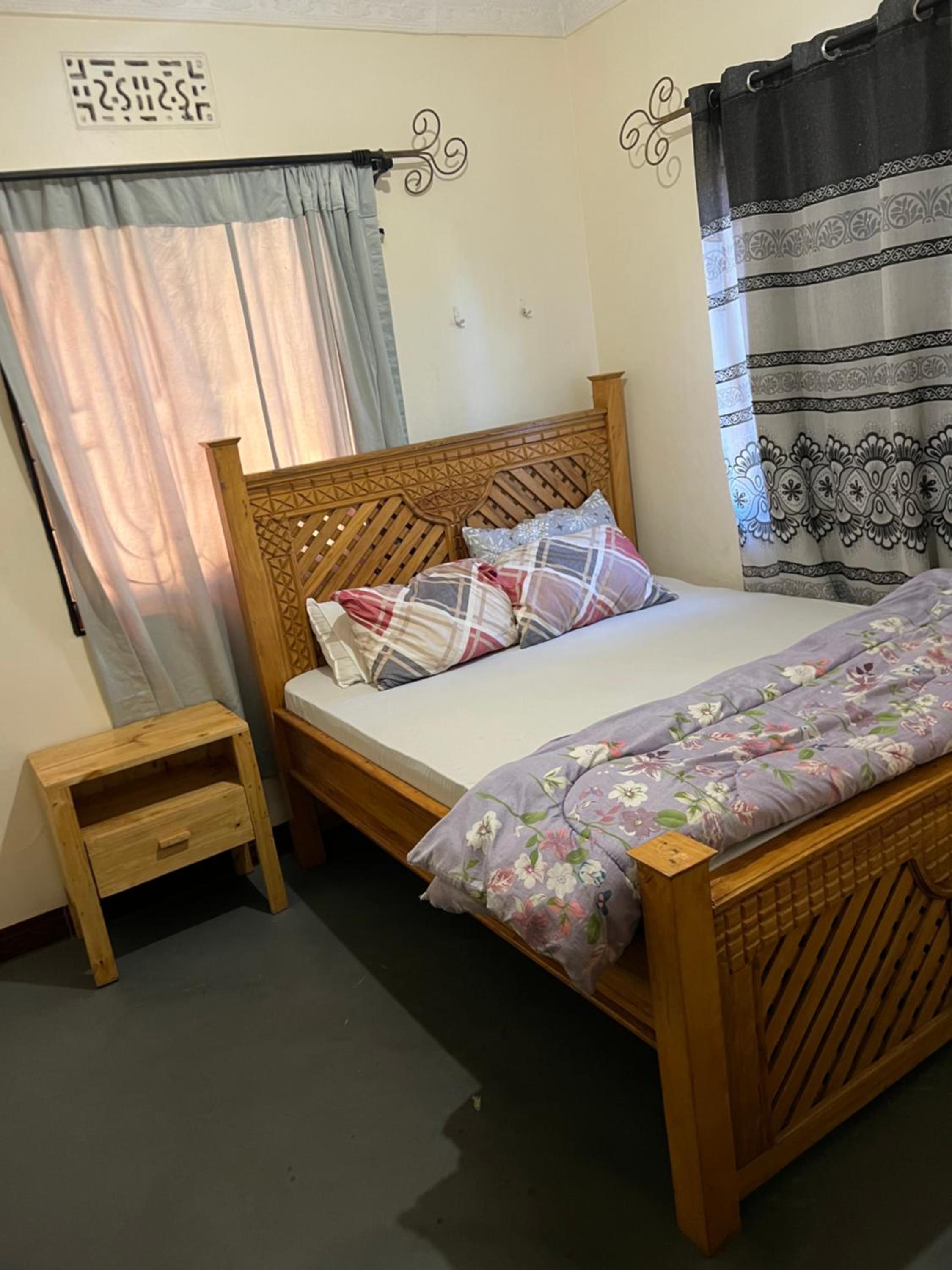 A cozy home stay in Arusha Catus House view 3