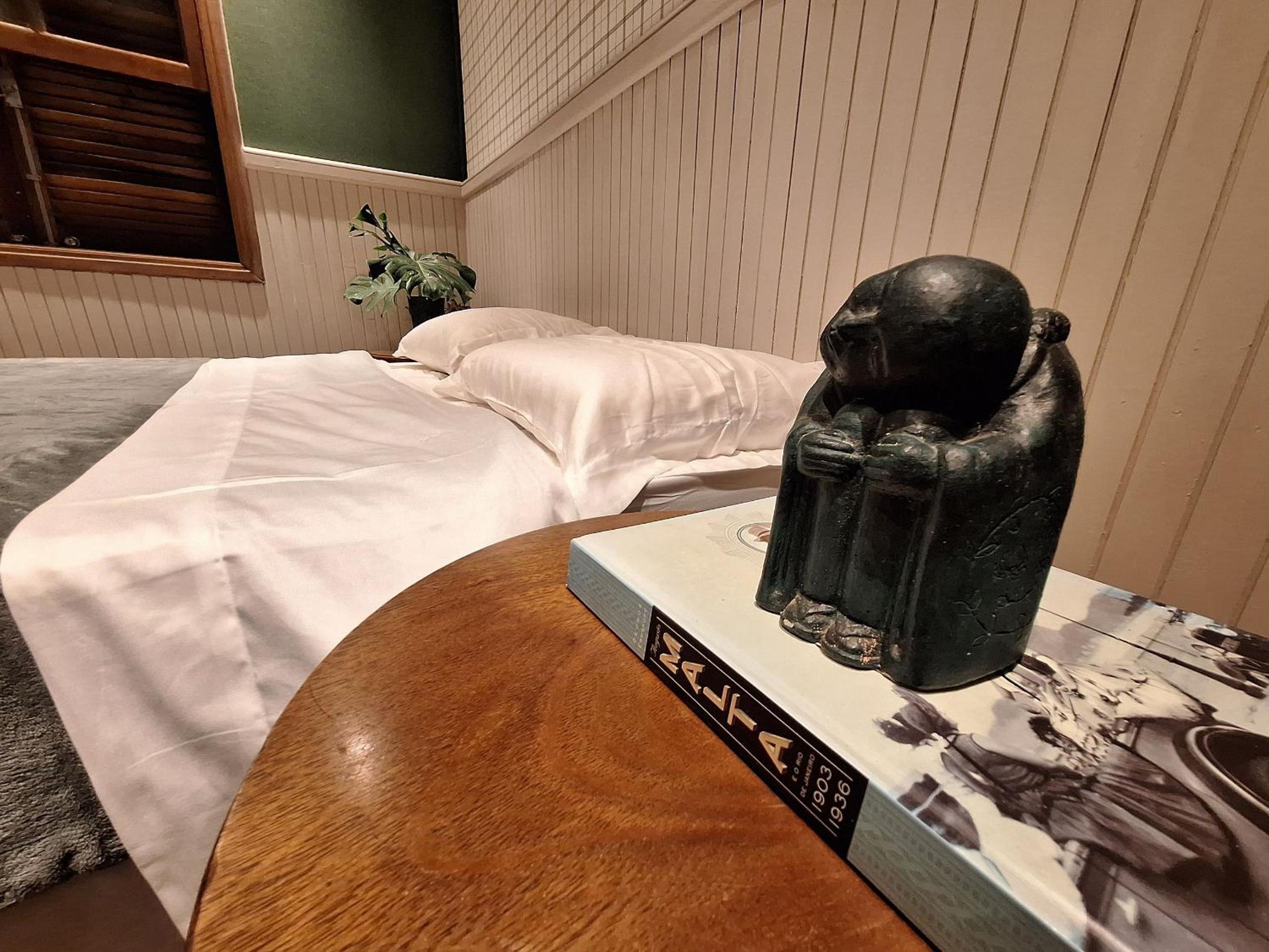 Refúgio em Araras: Seu Encontro Romântico na Serra