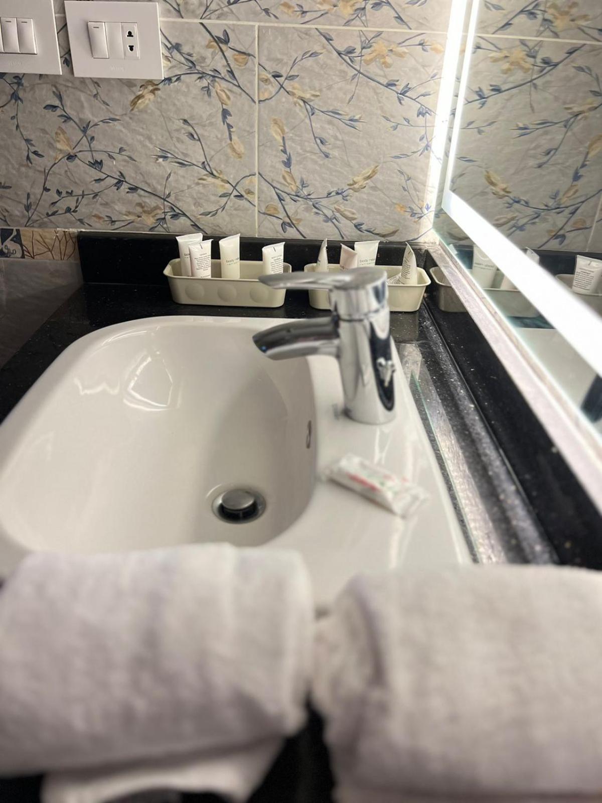 White Palace Hotel EG