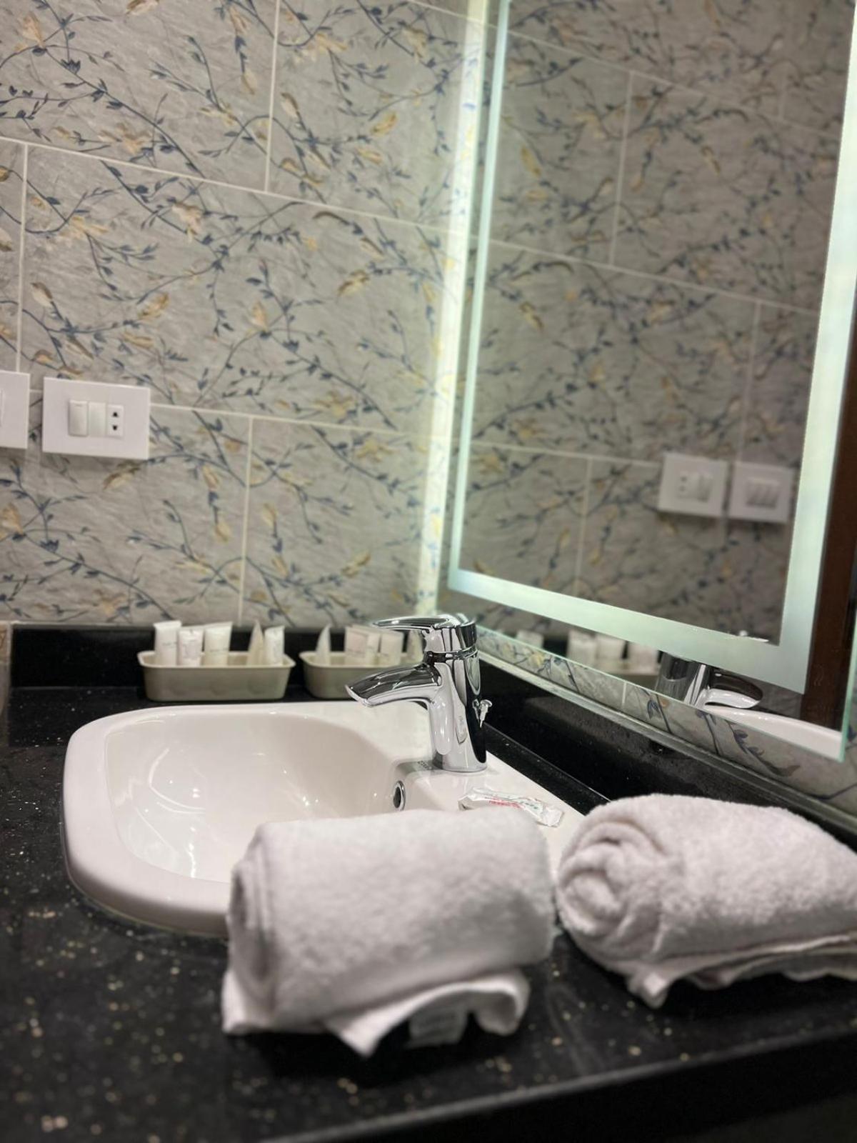 White Palace Hotel EG