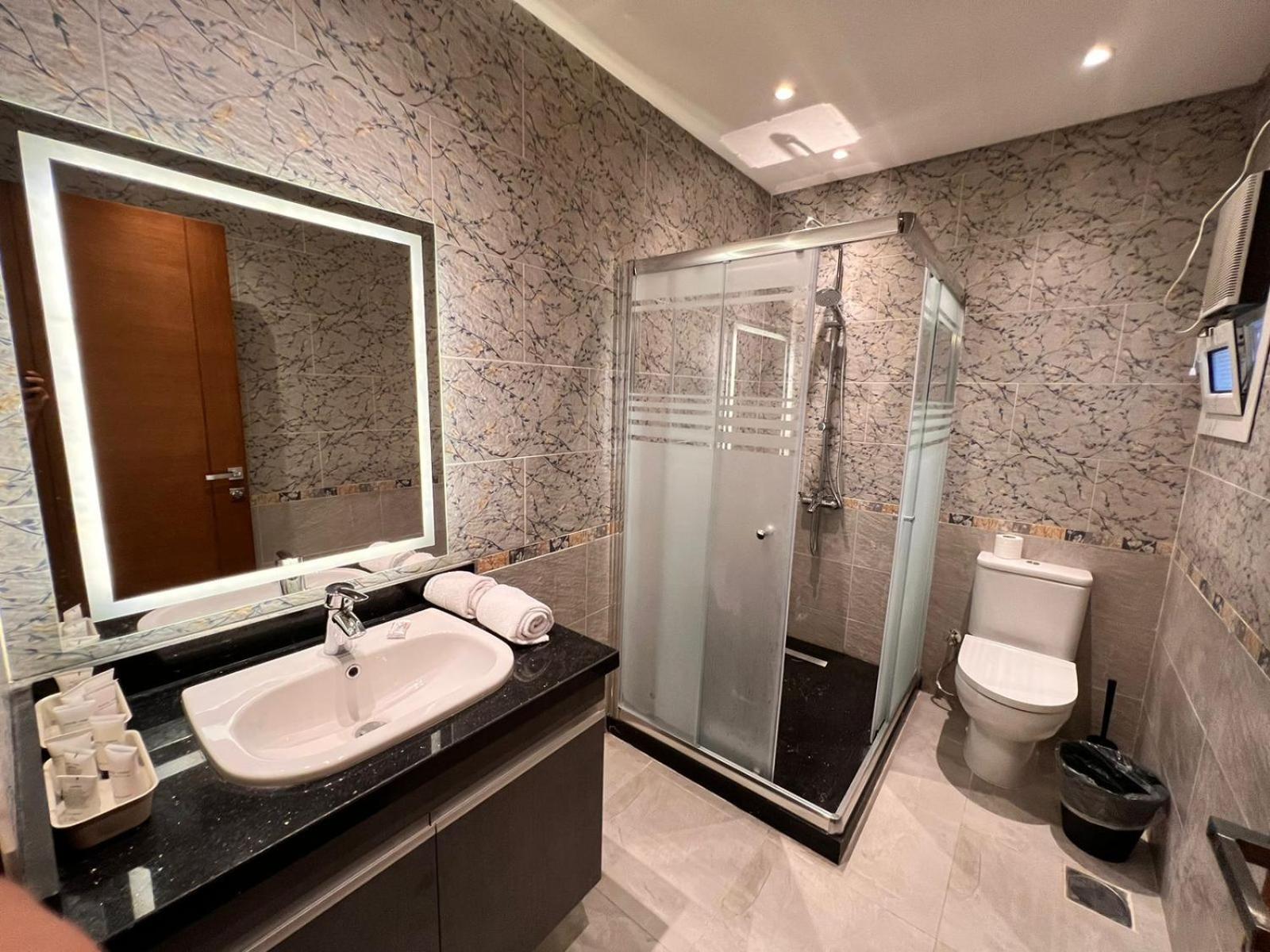 White Palace Hotel EG
