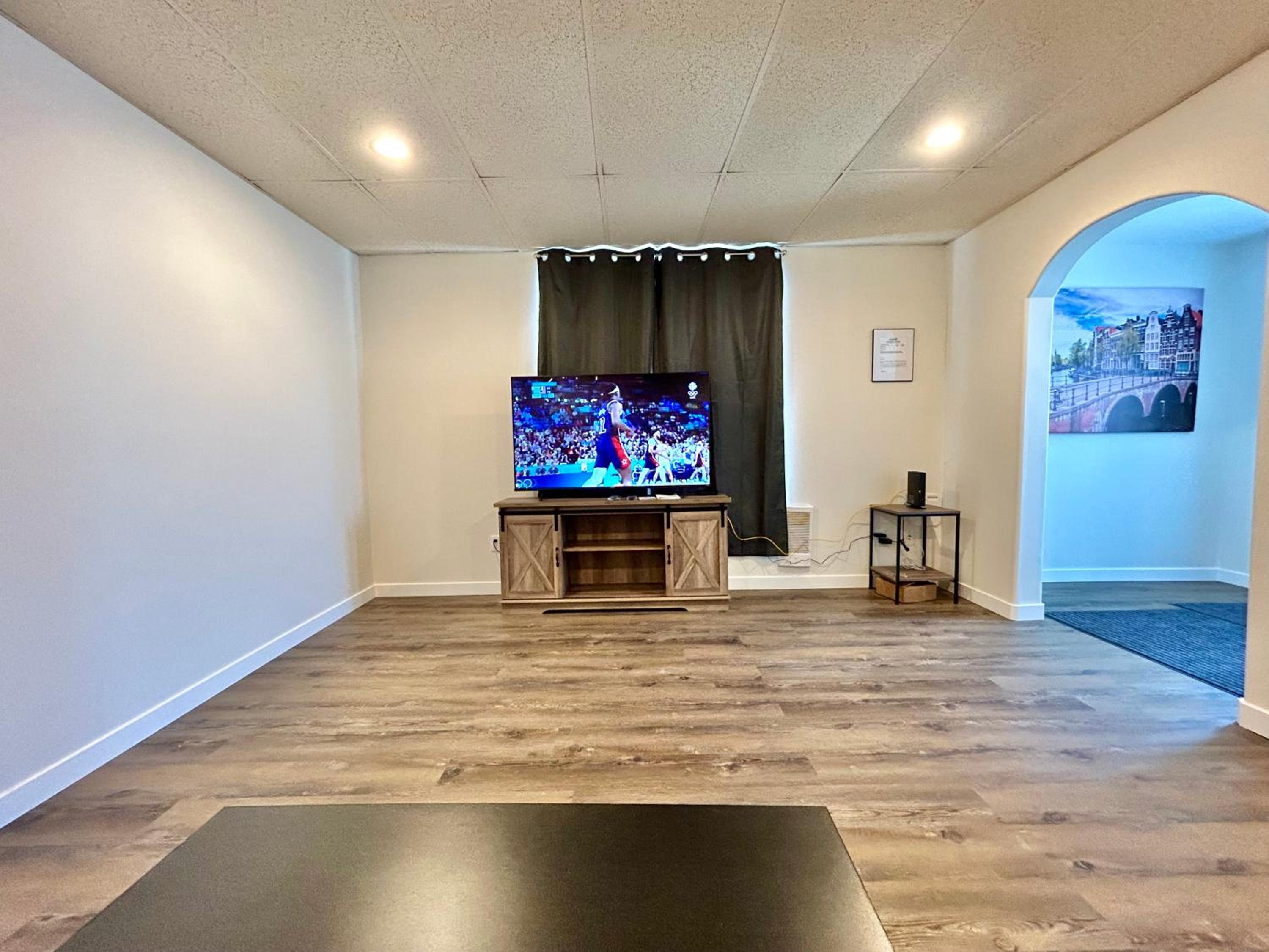 Centrally Located 2-Bdrm Guesthouse with Full Privacy