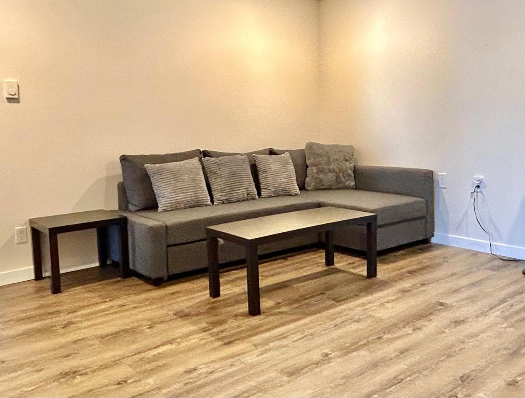 Centrally Located 2-Bdrm Guesthouse with Full Privacy