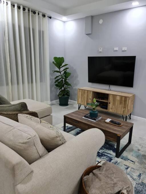 The Sunset Villa - 2BD APT w Pool & Lovely Views view 5