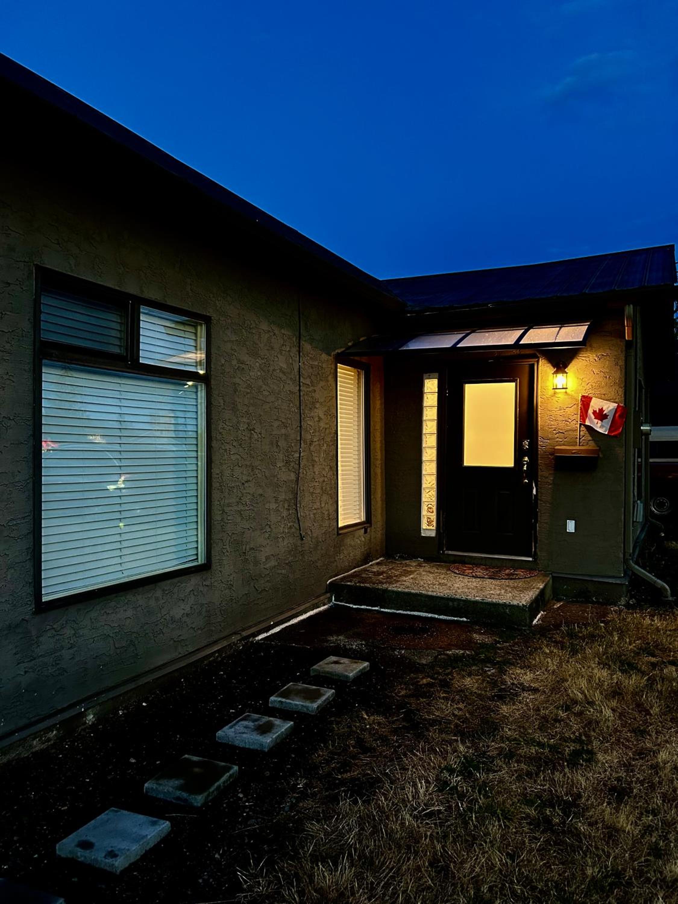 Centrally Located 2-Bdrm Guesthouse with Full Privacy