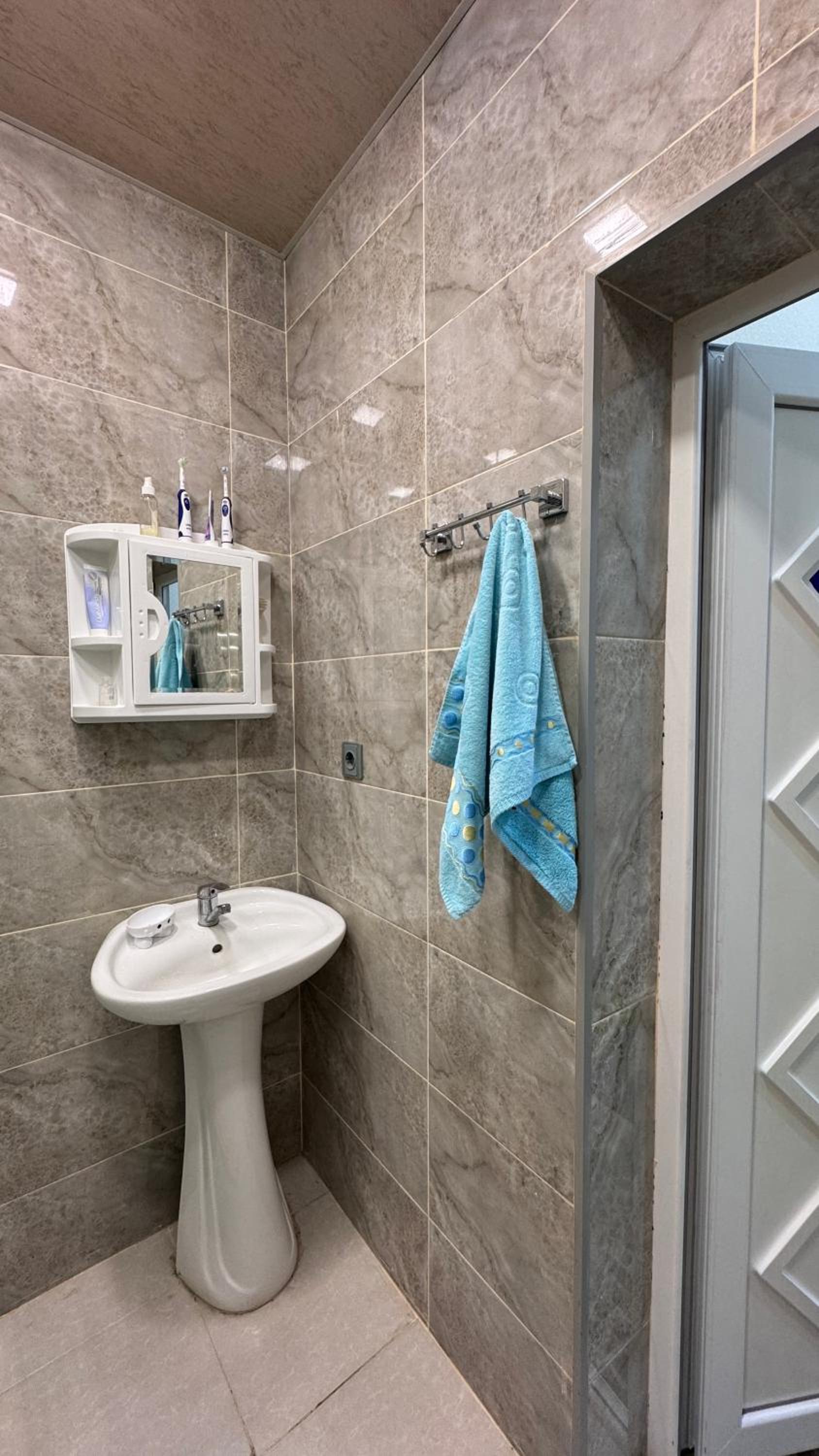 Private Comfortable Modern Flat