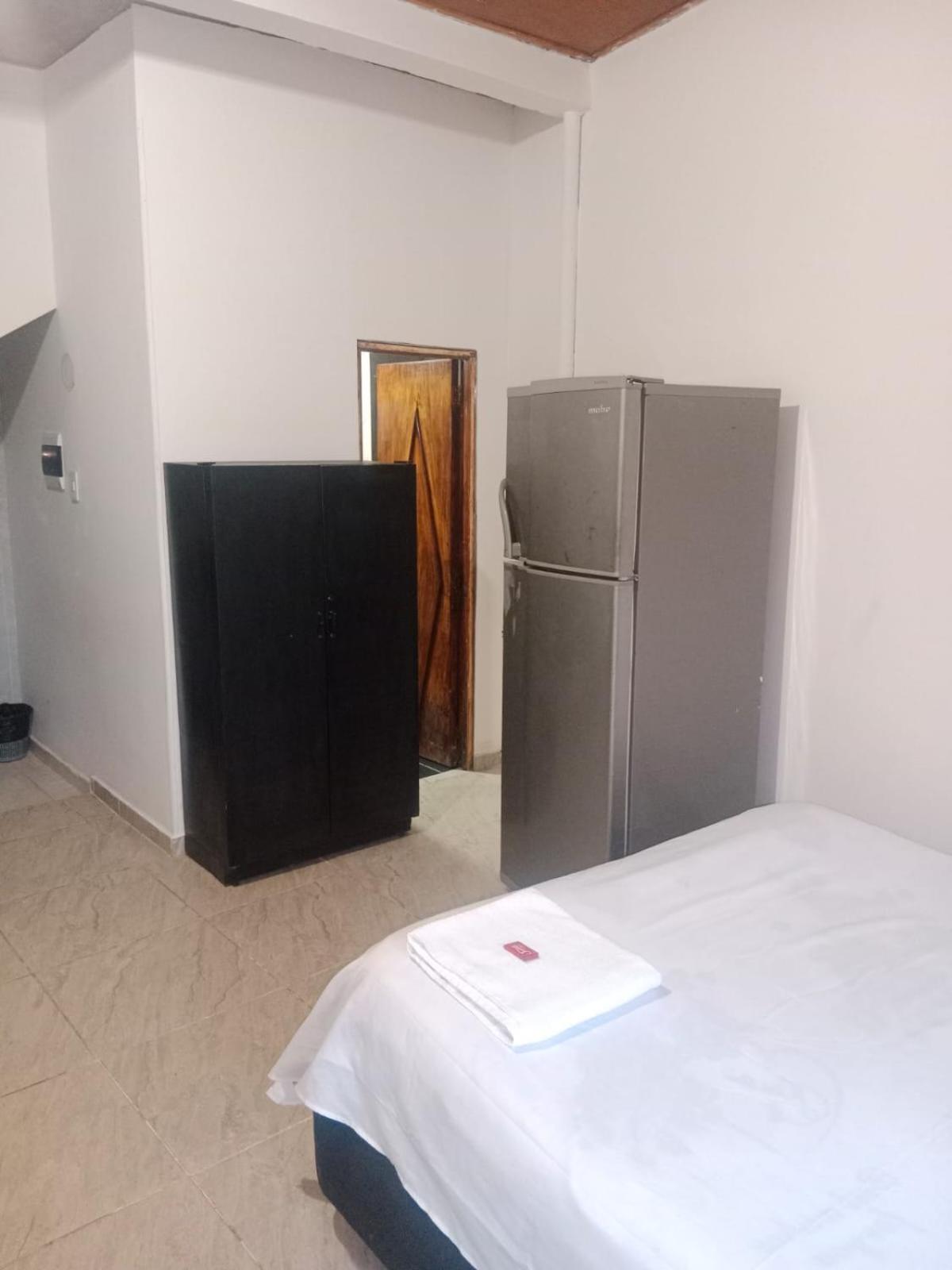A Apartaestudio central amoblado con cocina y baño