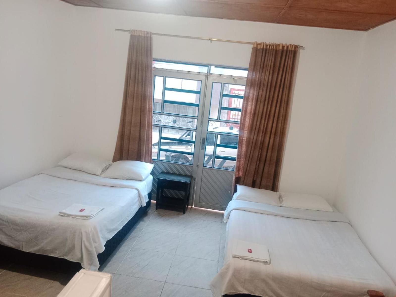A Apartaestudio central amoblado con cocina y baño
