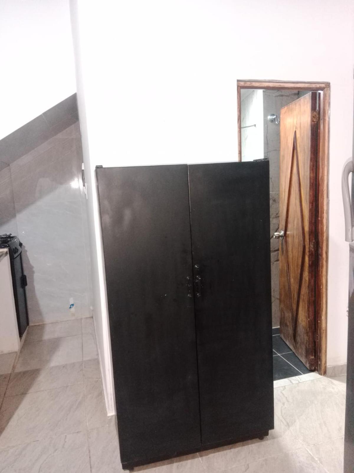 A Apartaestudio central amoblado con cocina y baño