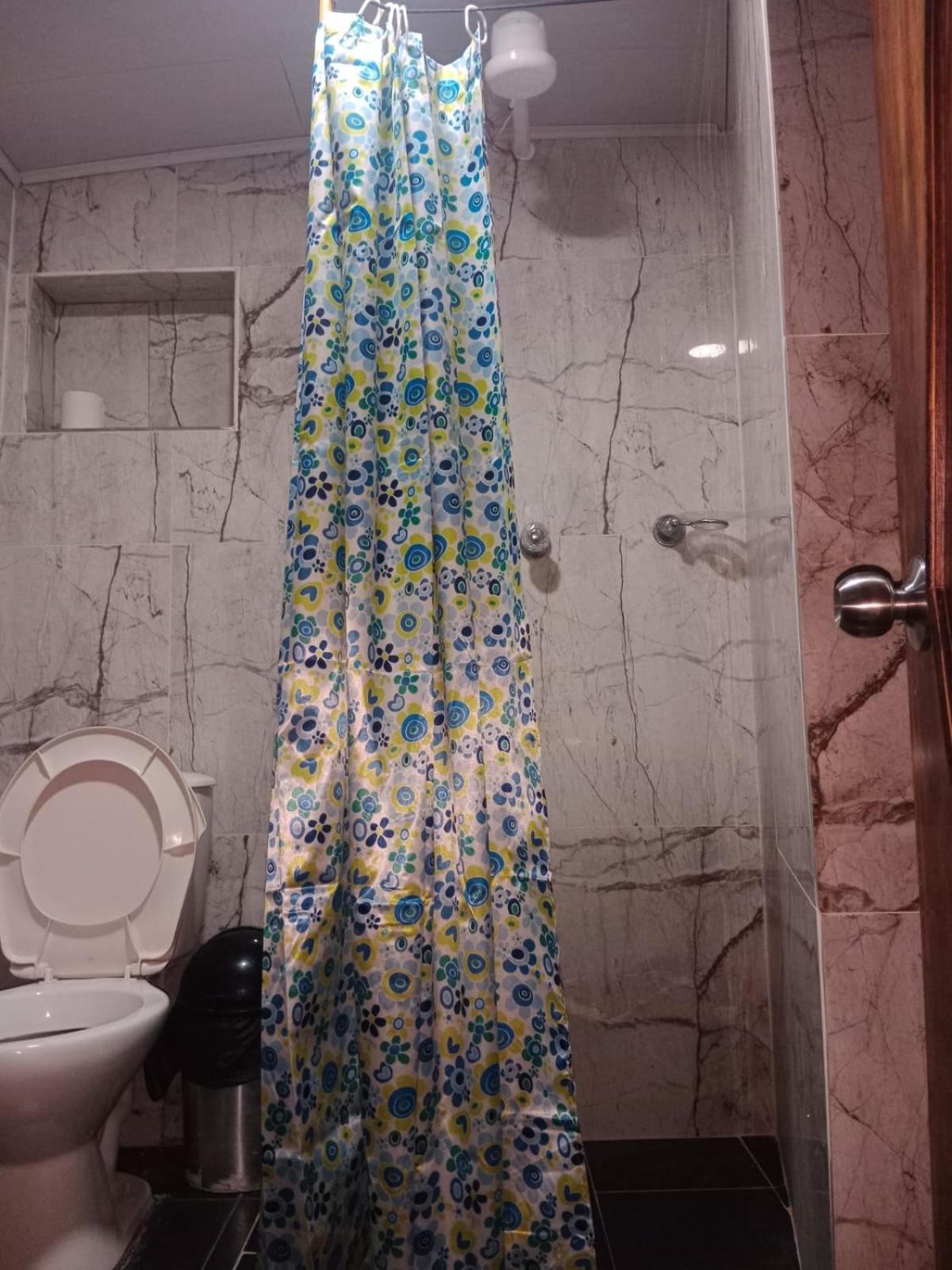 A Apartaestudio central amoblado con cocina y baño