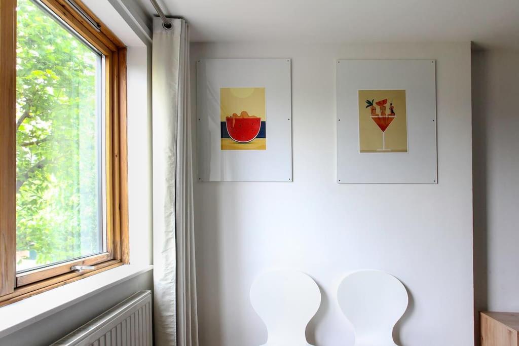 Angel, bright & colorful flat