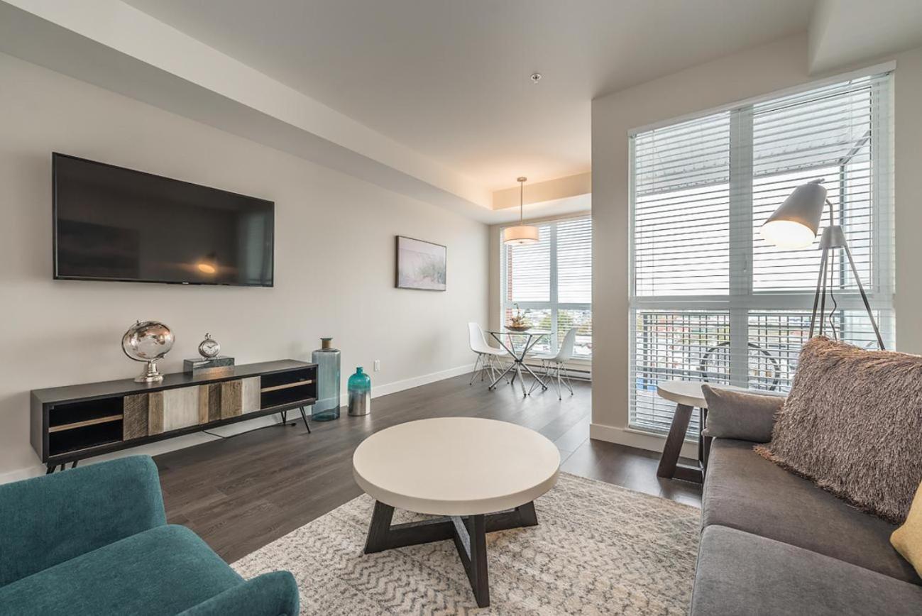 Bright Old Town Suite With City Views