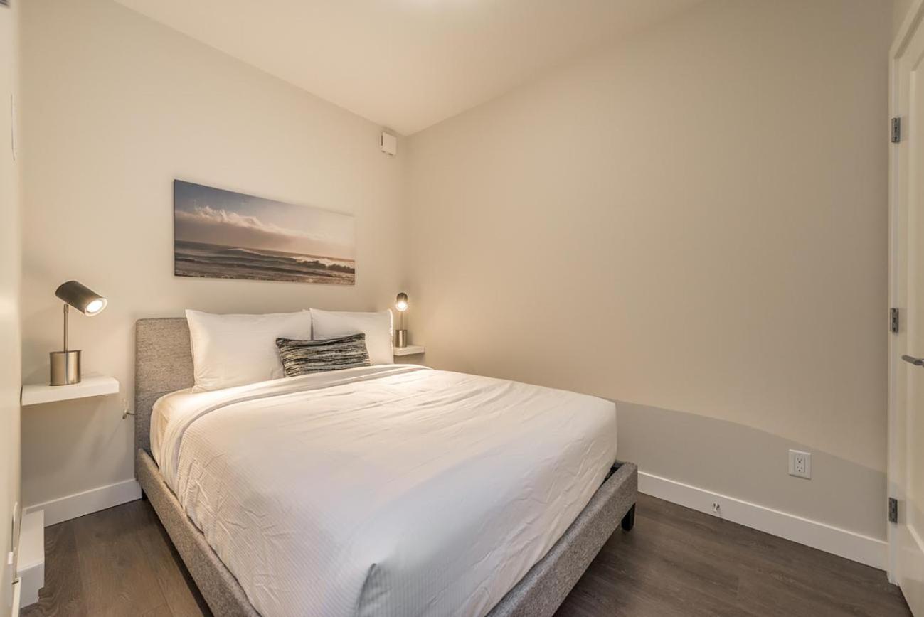Bright Old Town Suite With City Views