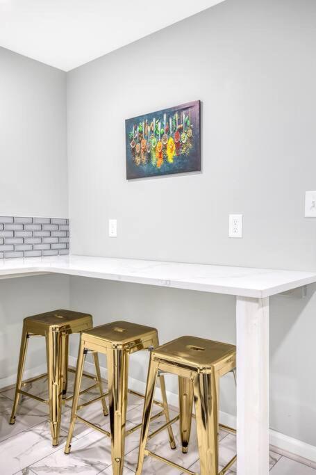 Private Room with seperate Bathroom Near Downtown ATL view 5