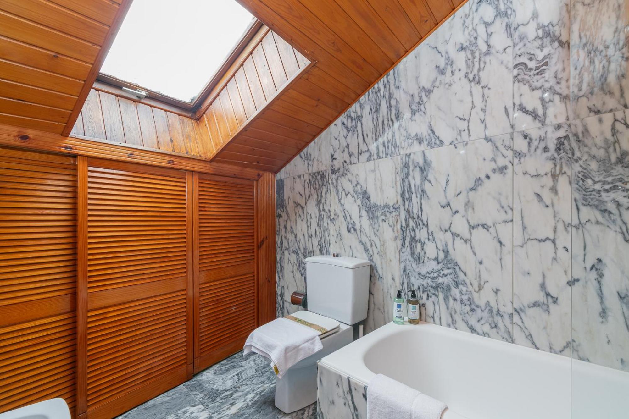 Ático Dúplex con Terrazas Privadas Vigo Centro 2 hab ツ by Rias Baixas Rentals view 4