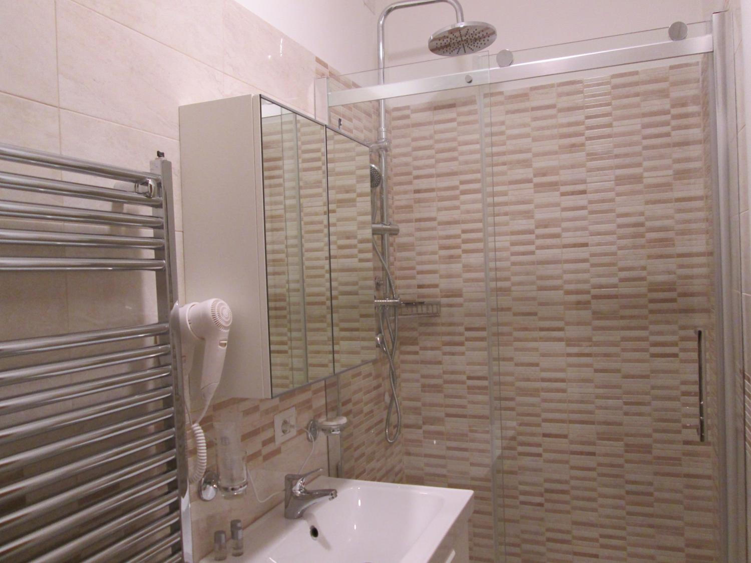 Trevi Elegance Suite en Rome — bathroom