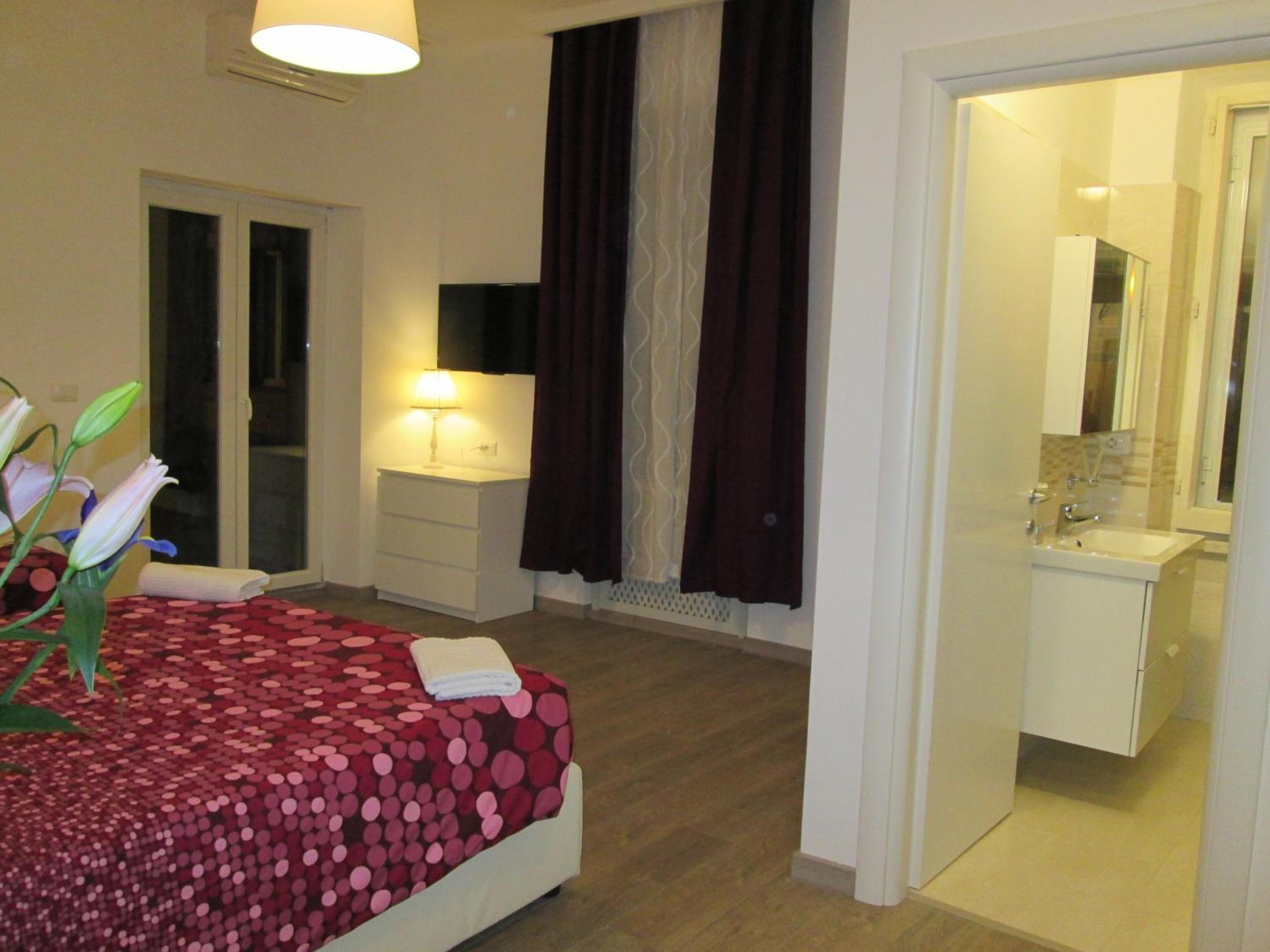 Trevi Elegance Suite en Rome — hotel room