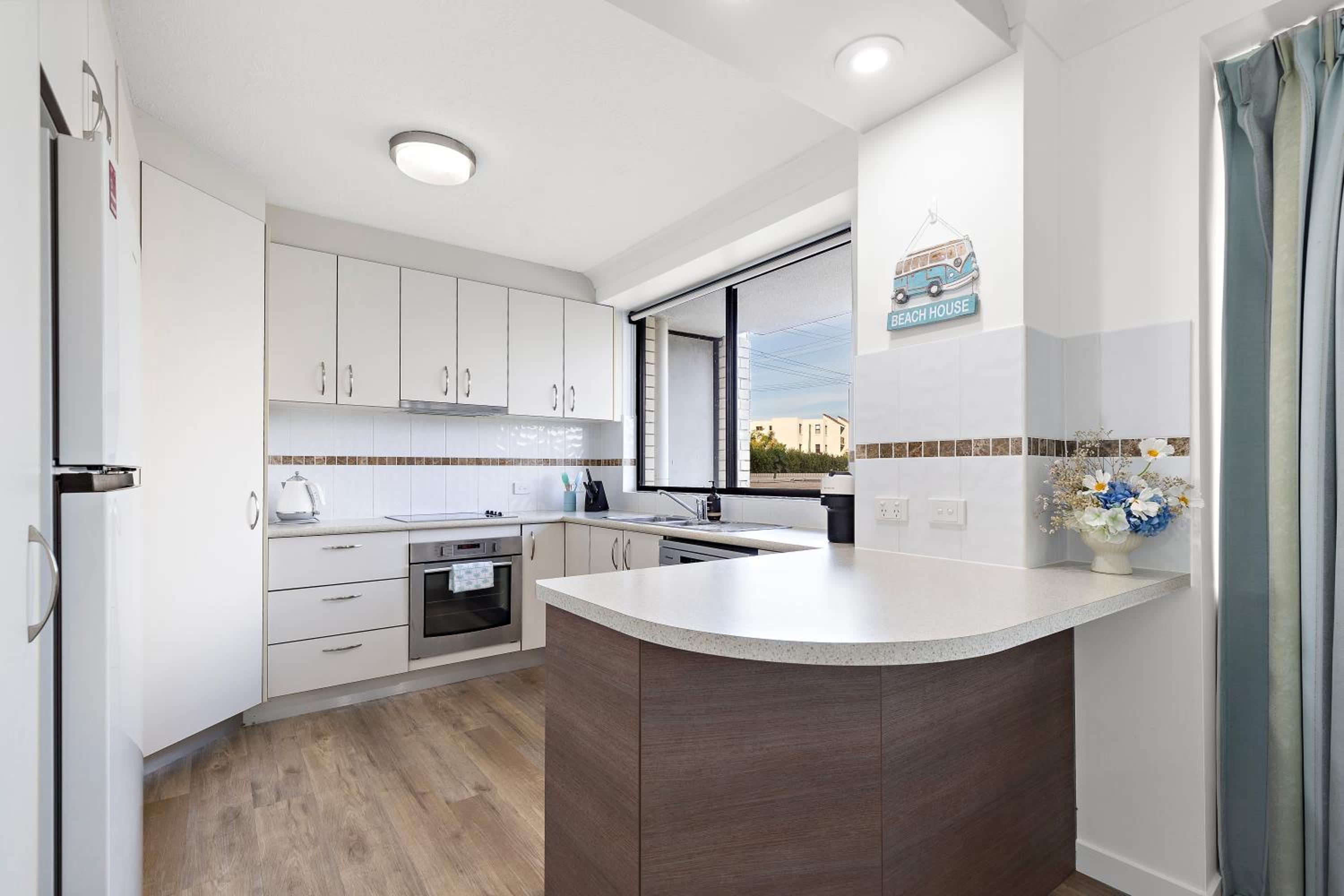 Coastal Comfort 3Bd Family-Friendly Apt WPool