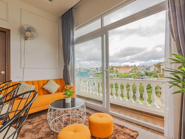Căn hộ 2 phòng ngủ view đẹp gần trung tâm view 4