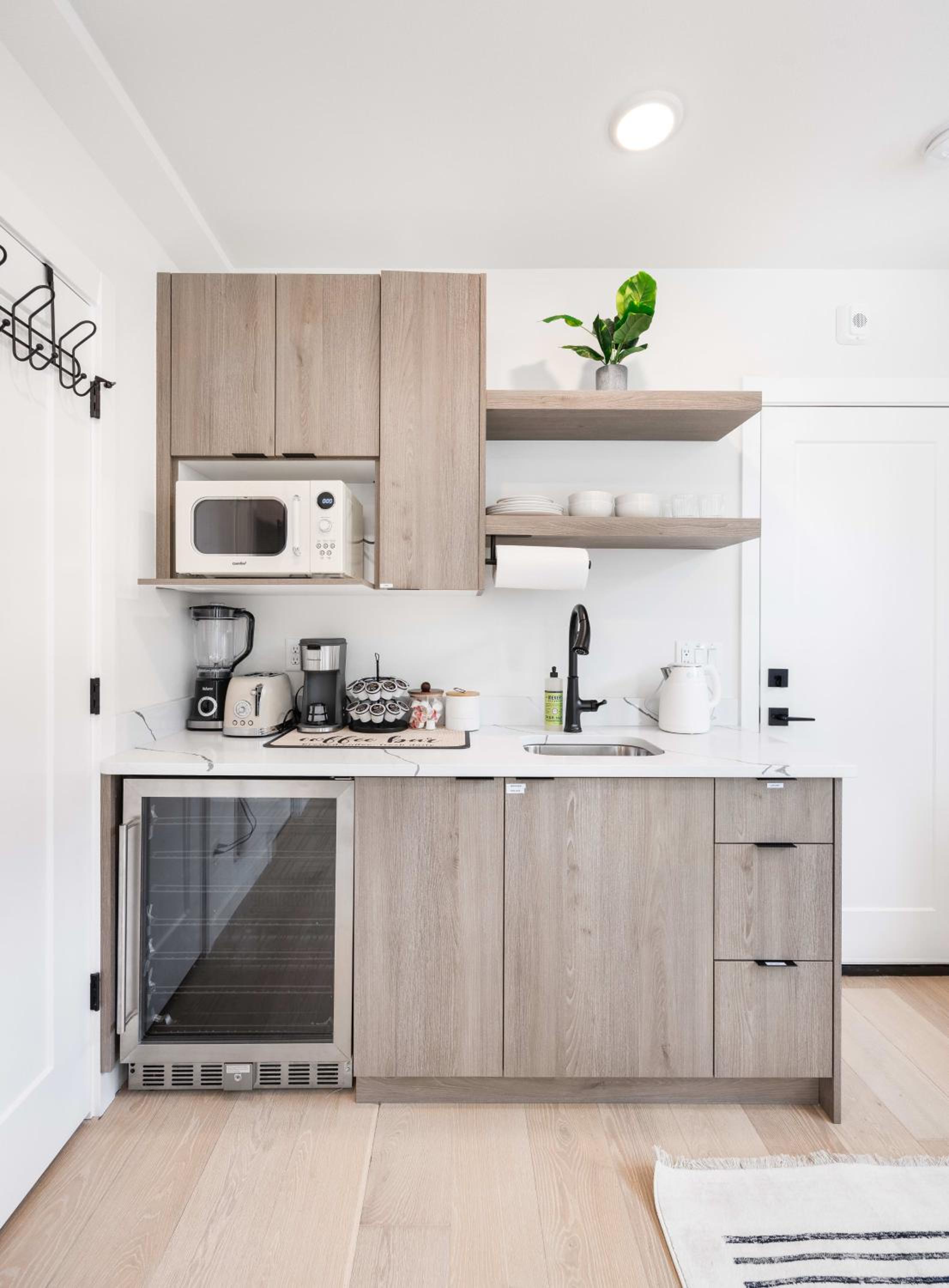Brand New Eastlake Studio - SLU UW Shops & Eats view 5