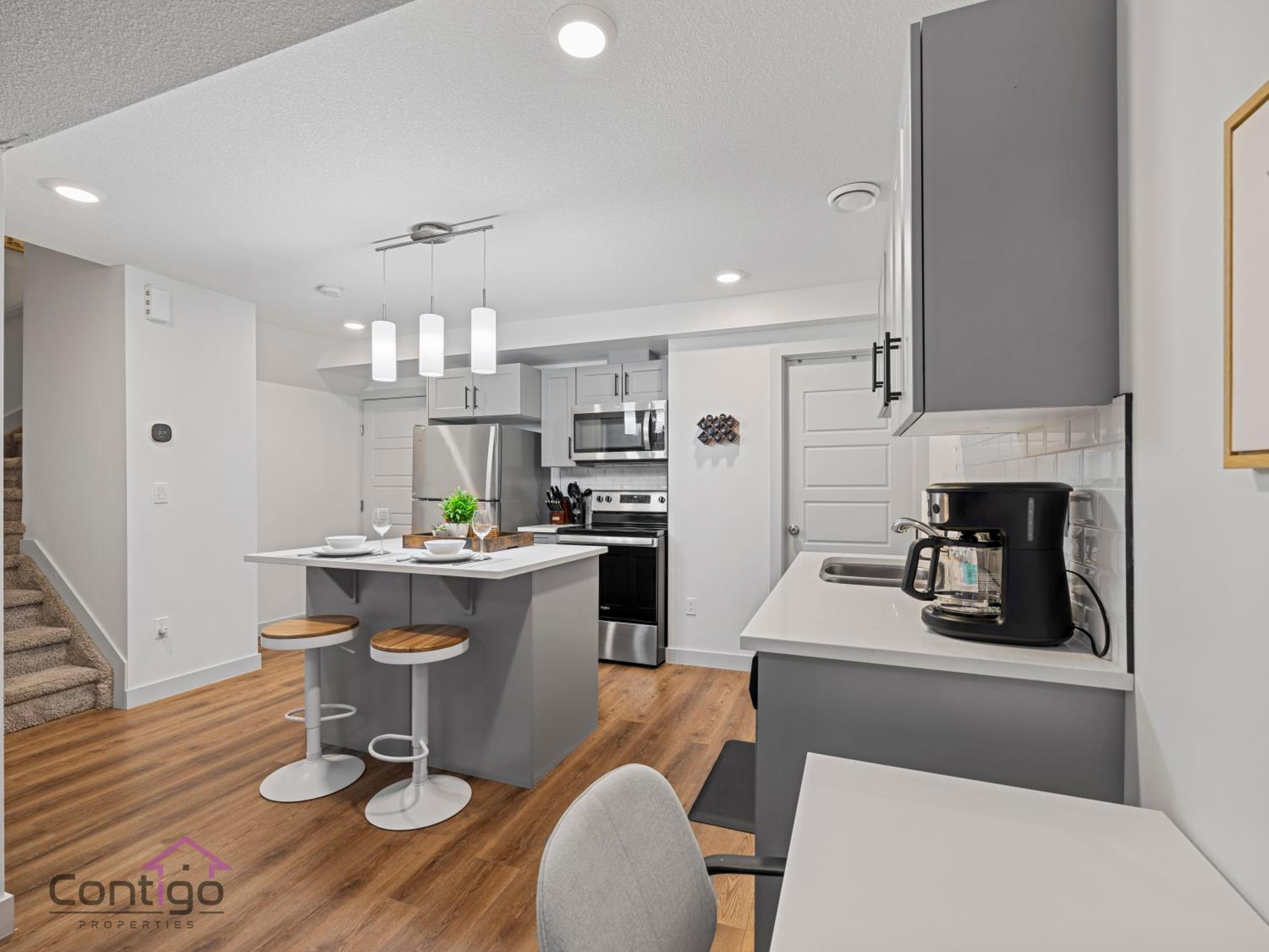 Blissful Suite, Cozy, WiFi, Desk, Close to WEM