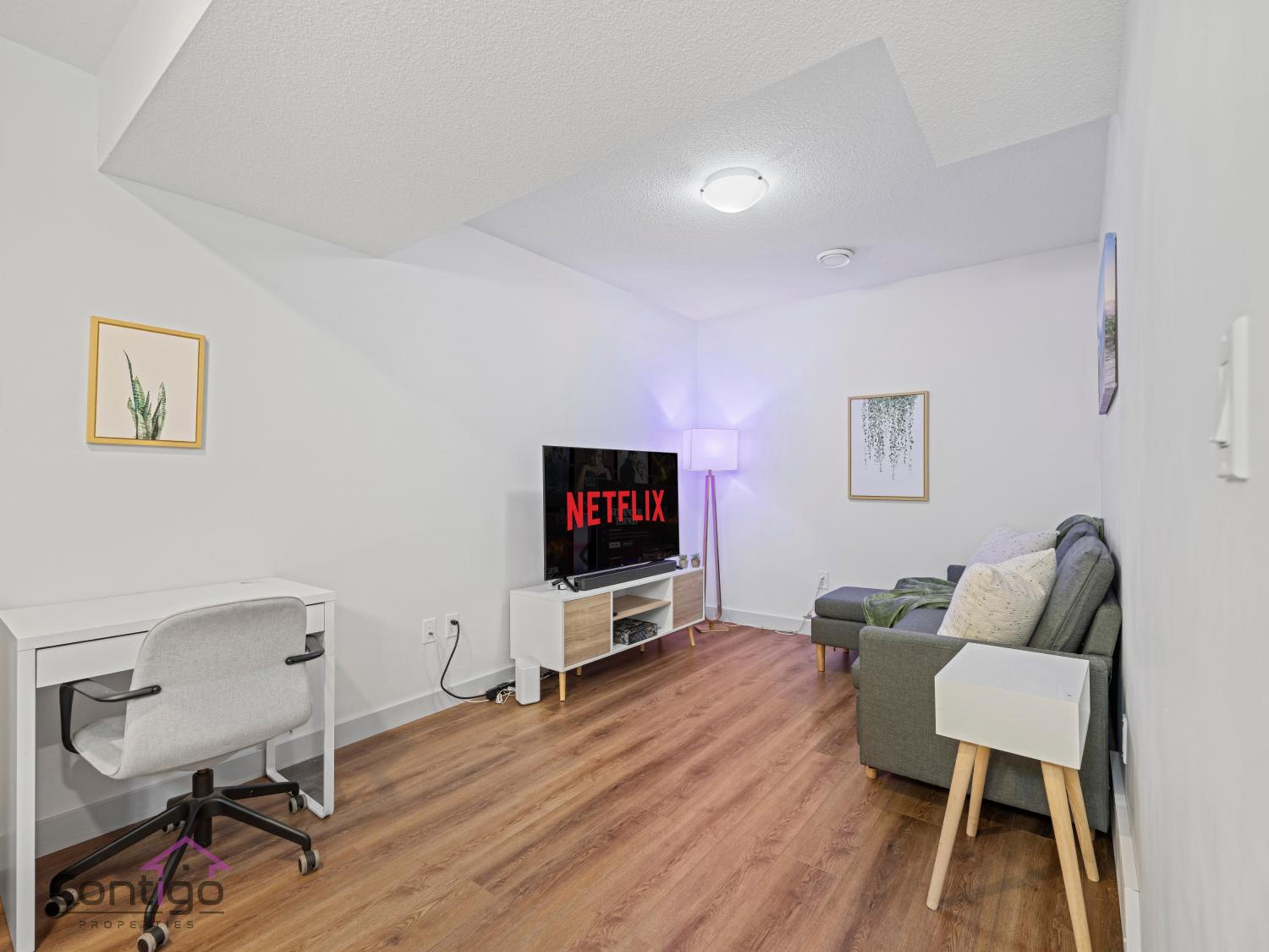 Blissful Suite, Cozy, WiFi, Desk, Close to WEM
