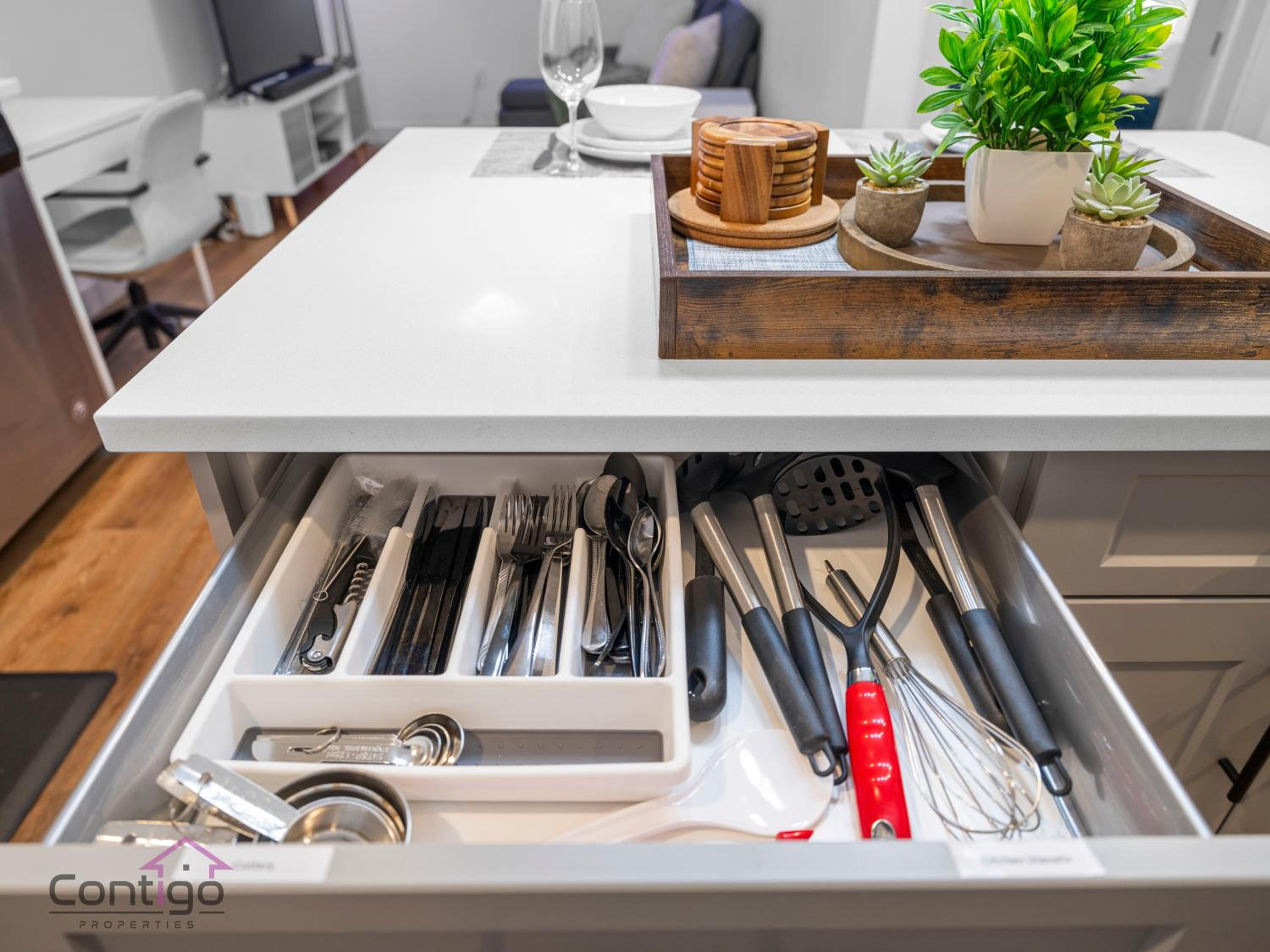 Blissful Suite, Cozy, WiFi, Desk, Close to WEM
