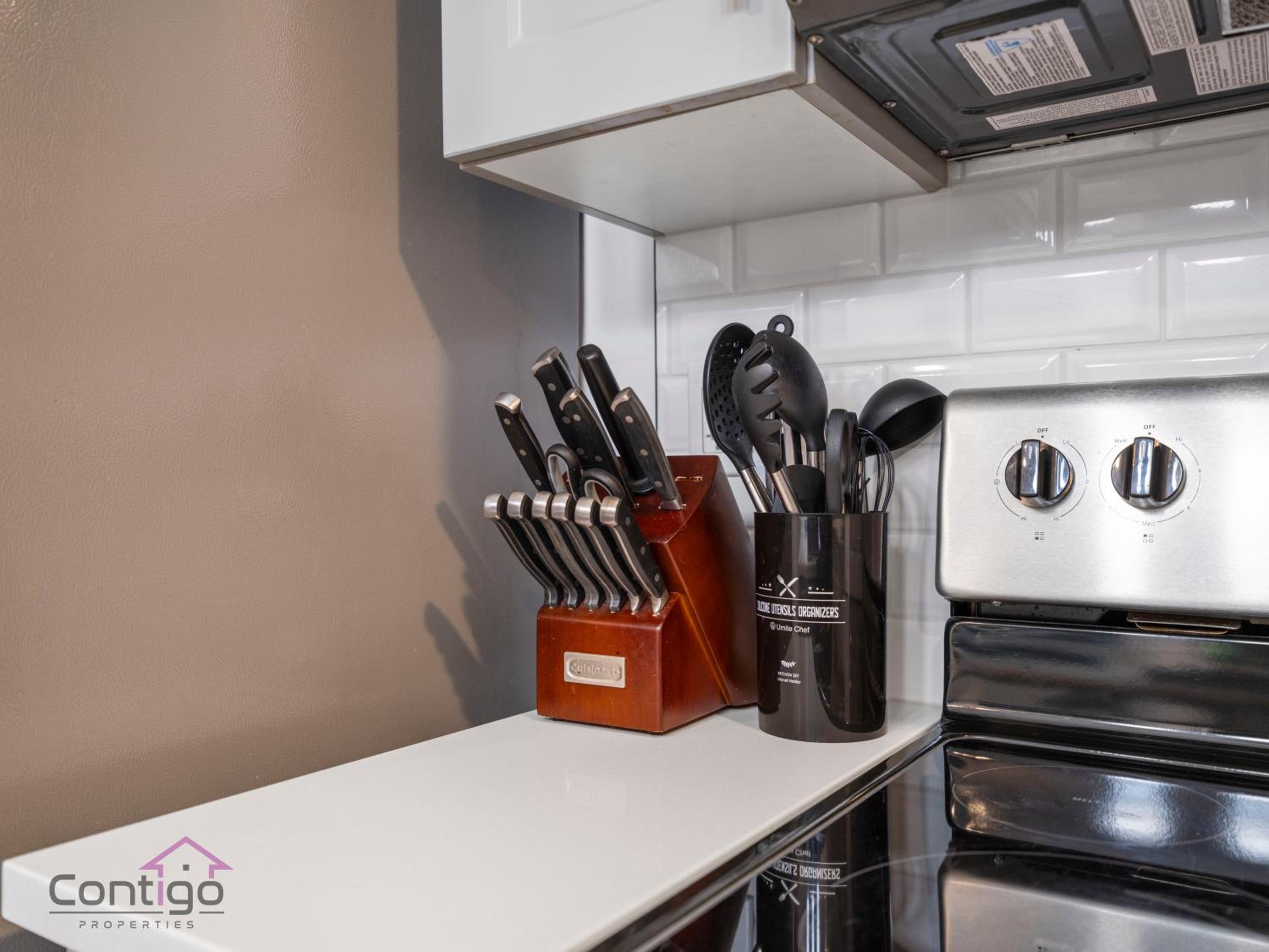Blissful Suite, Cozy, WiFi, Desk, Close to WEM