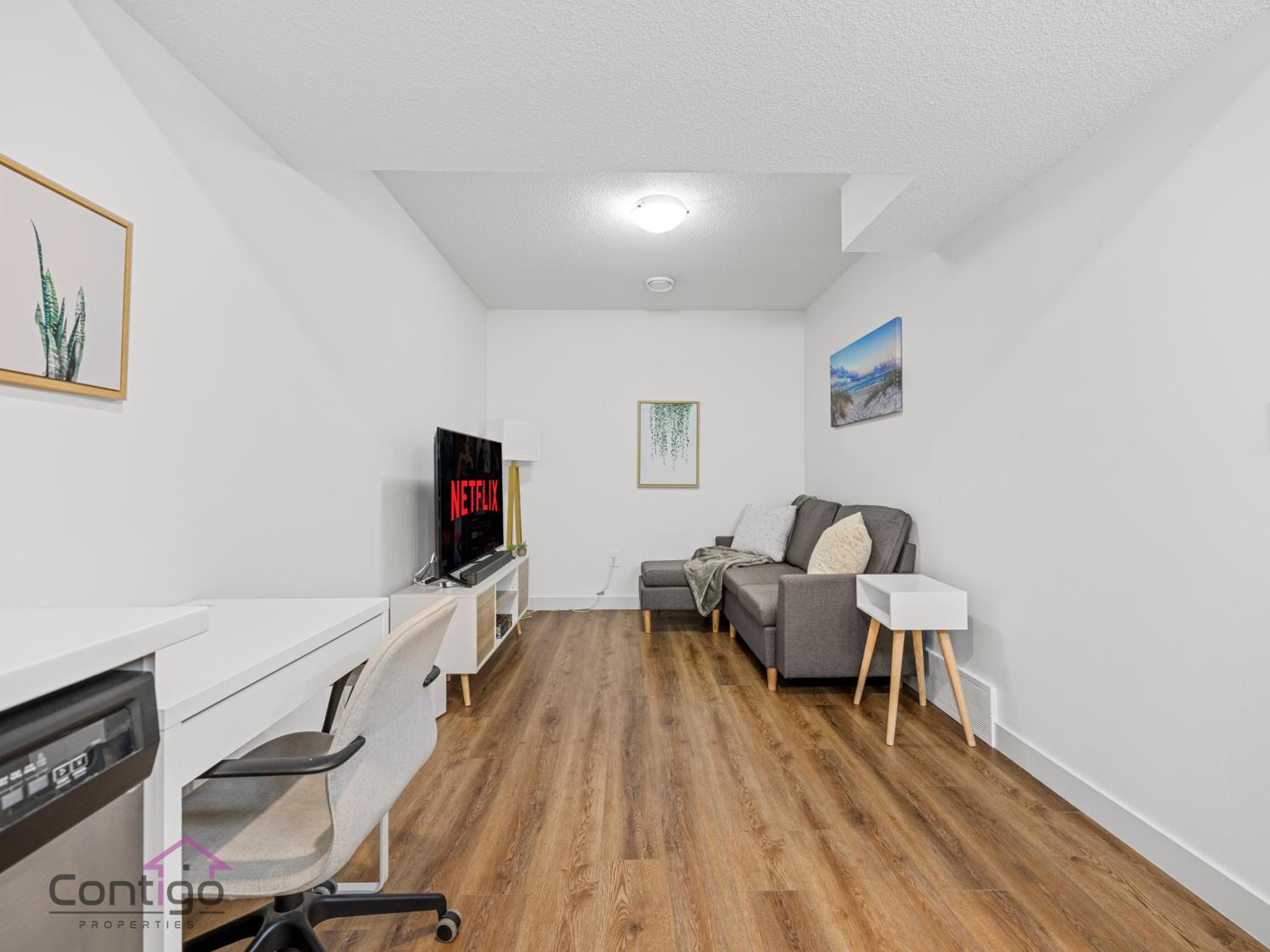 Blissful Suite, Cozy, WiFi, Desk, Close to WEM