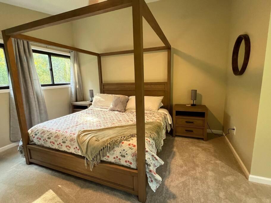 Quantico Graduation Home Visit DC 5 bedrooms 2 King Beds Stafford view 2