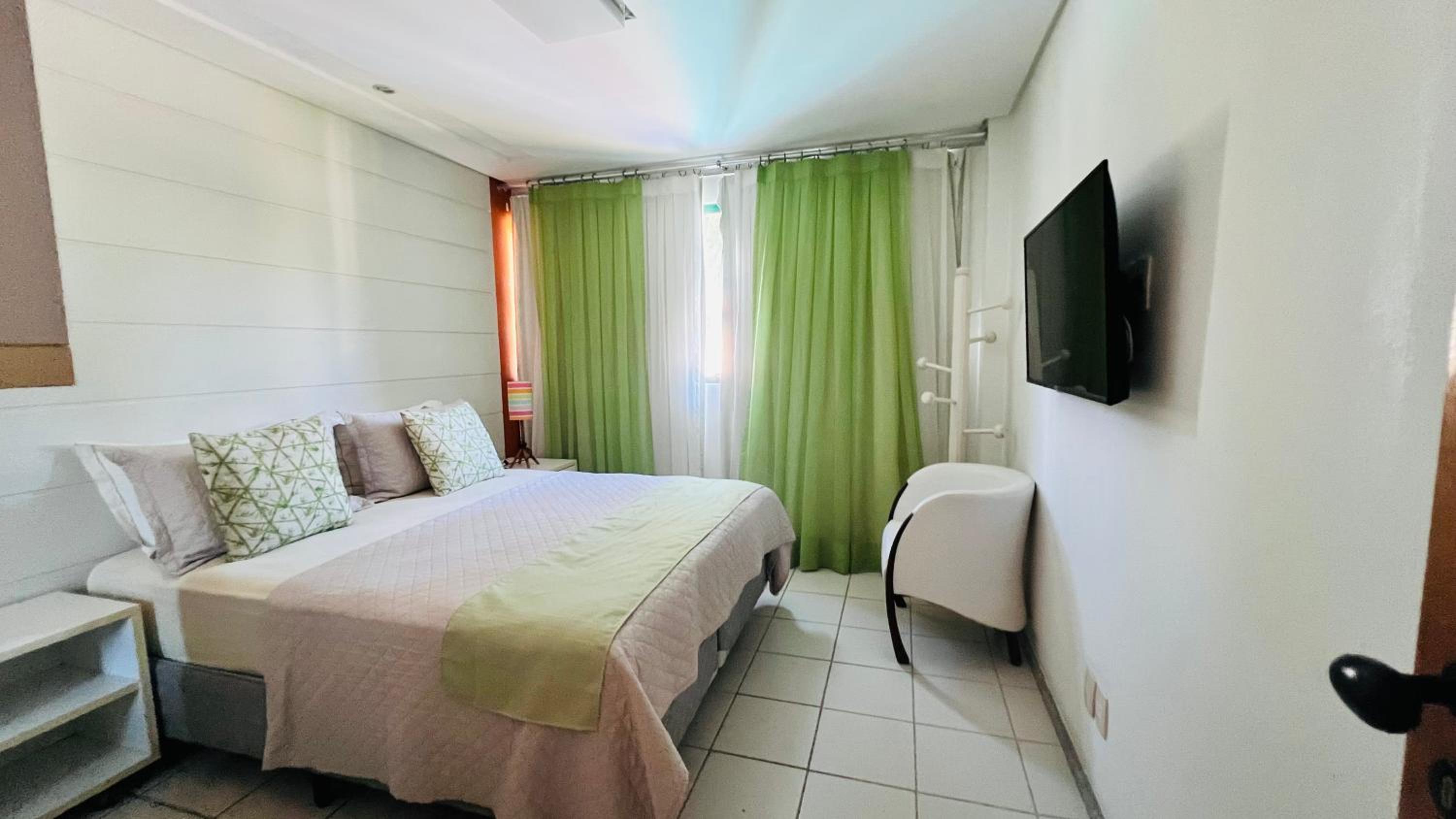FLAT MARULHOS PREMIUM - Muro Alto