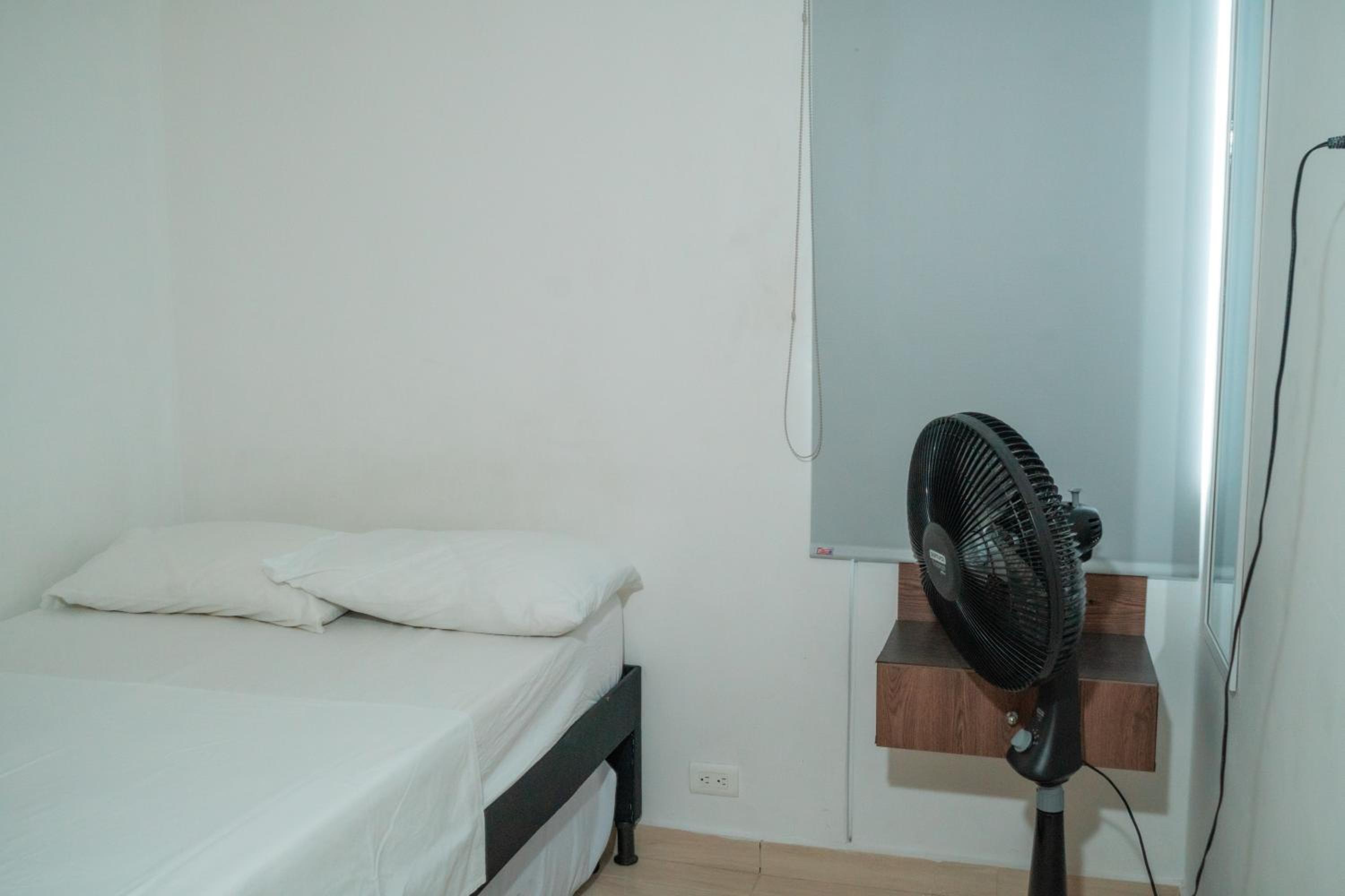 Hermosa vista , y acogedor apto con piscina