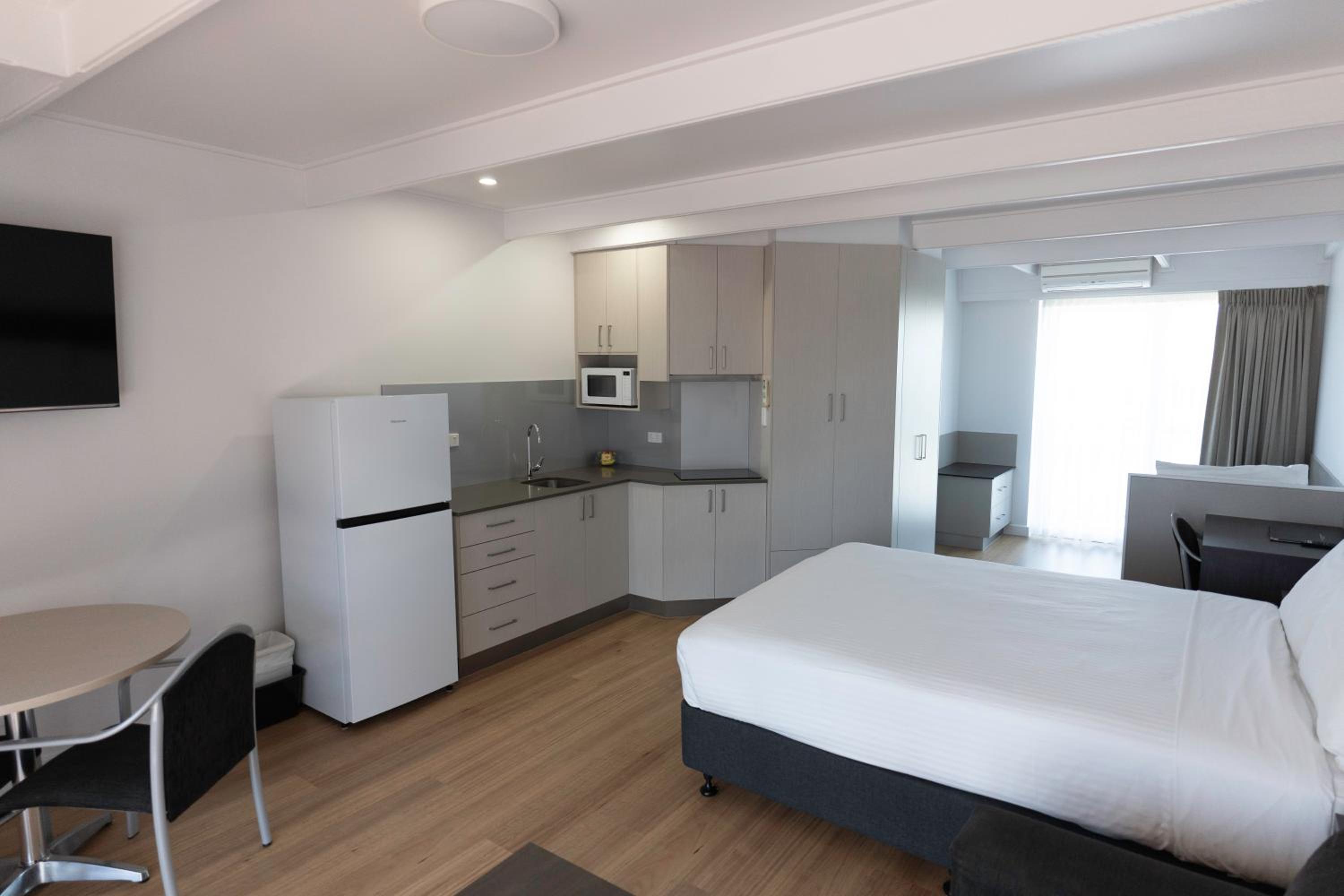 Amooran Oceanside Apartments and Motel
