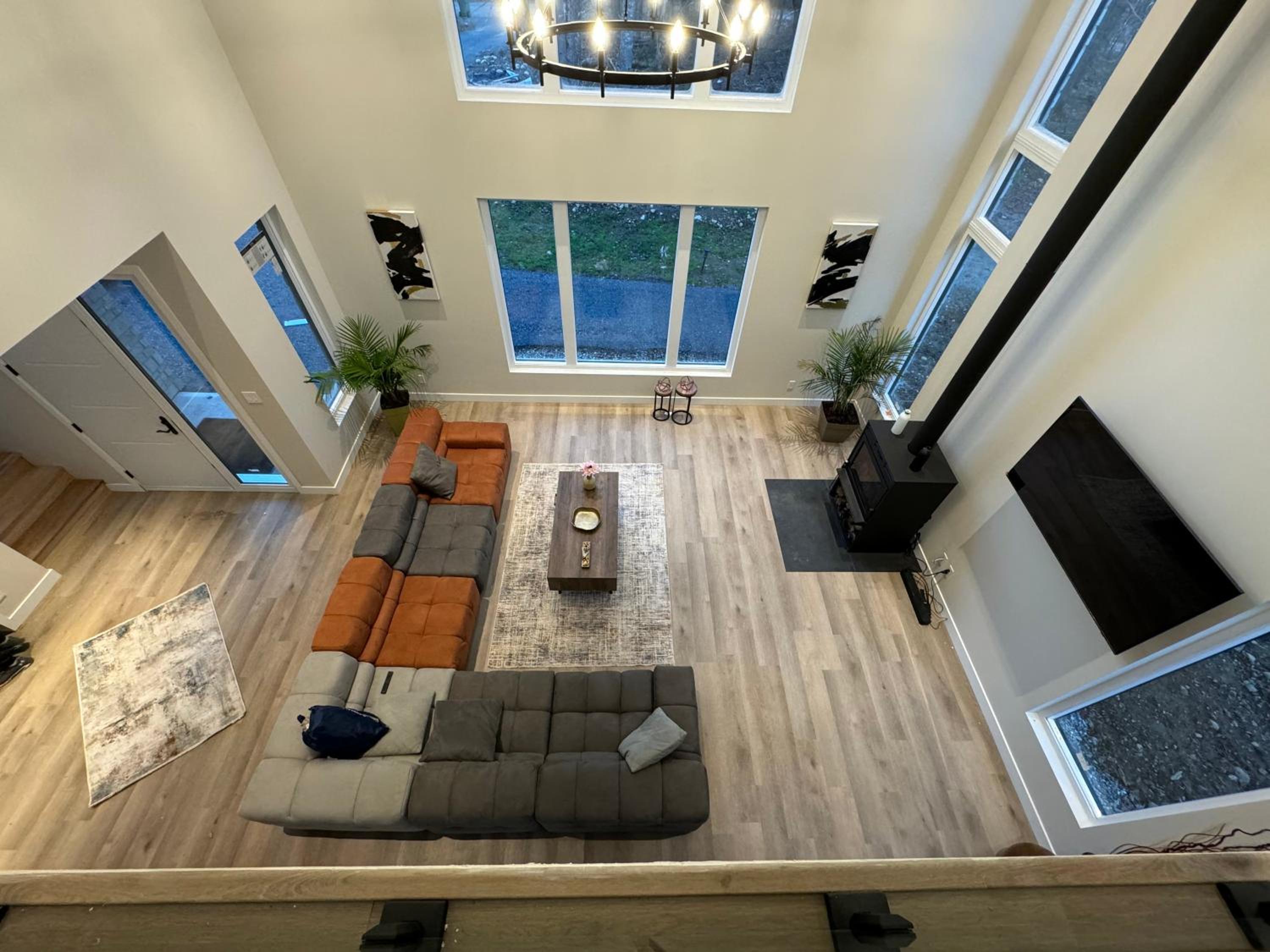 Modern Luxury 4-Bedroom Home by Mont-Tremblant Ski Resort
