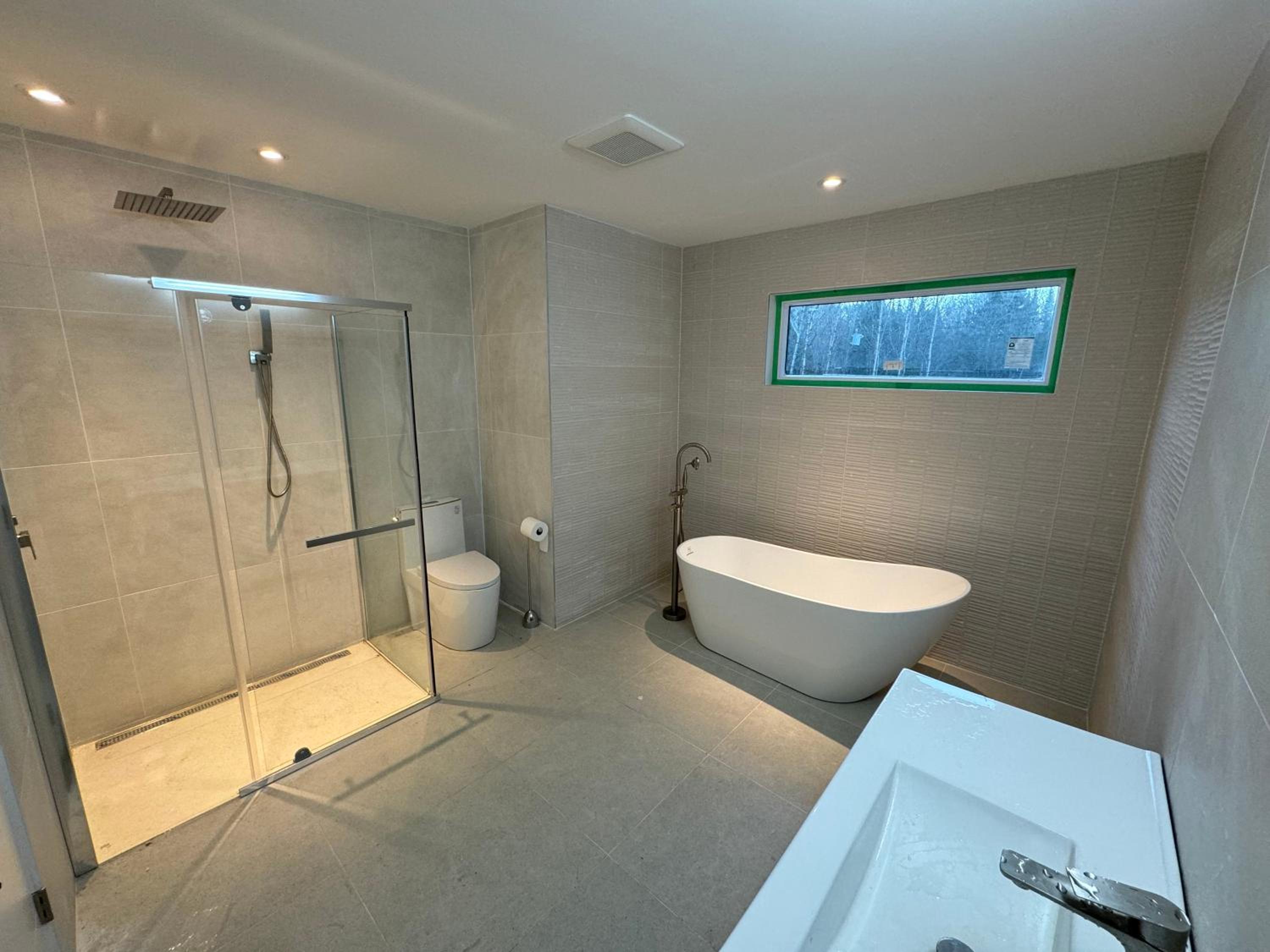 Modern Luxury 4-Bedroom Home by Mont-Tremblant Ski Resort