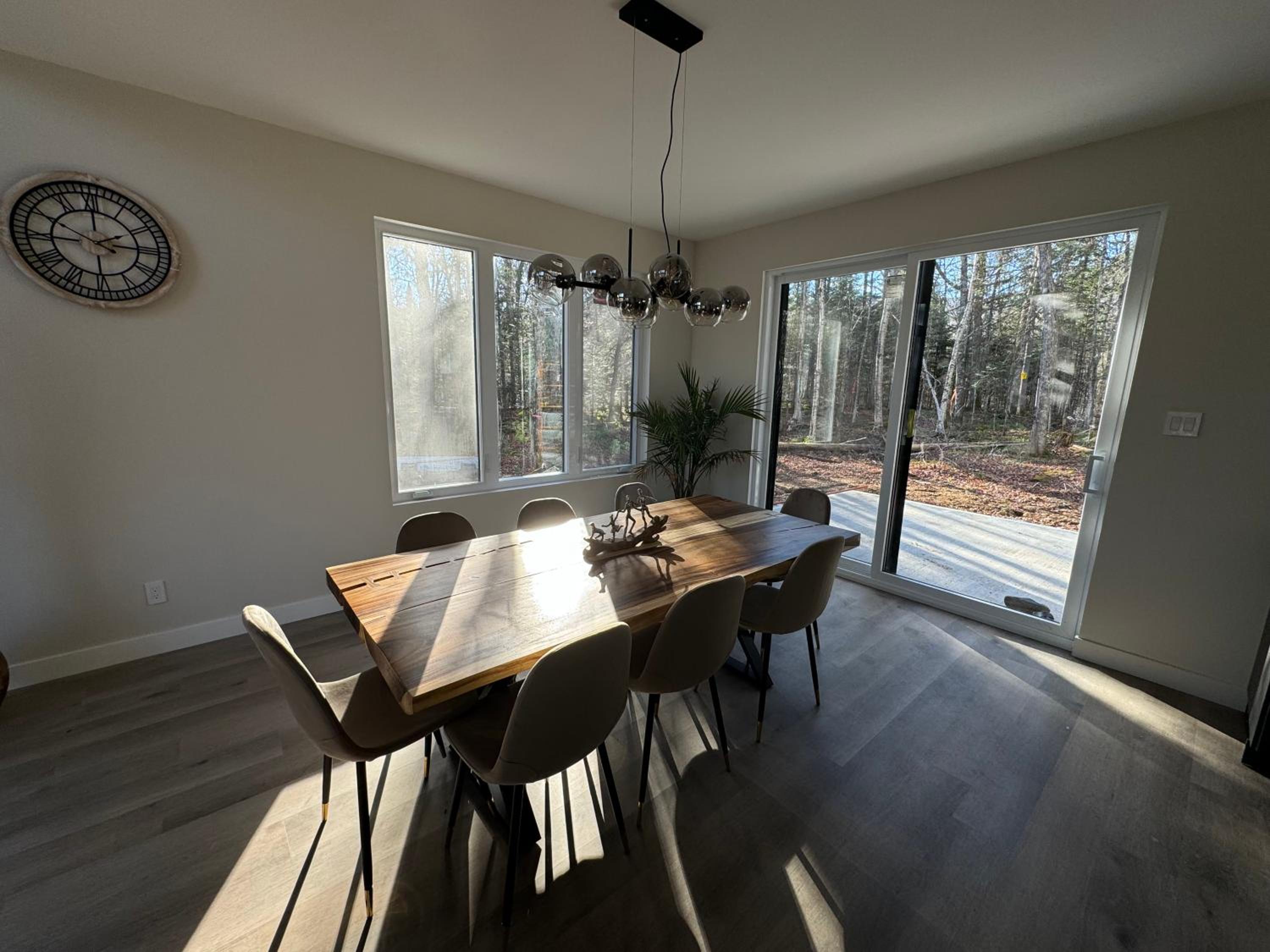 Modern Luxury 4-Bedroom Home by Mont-Tremblant Ski Resort