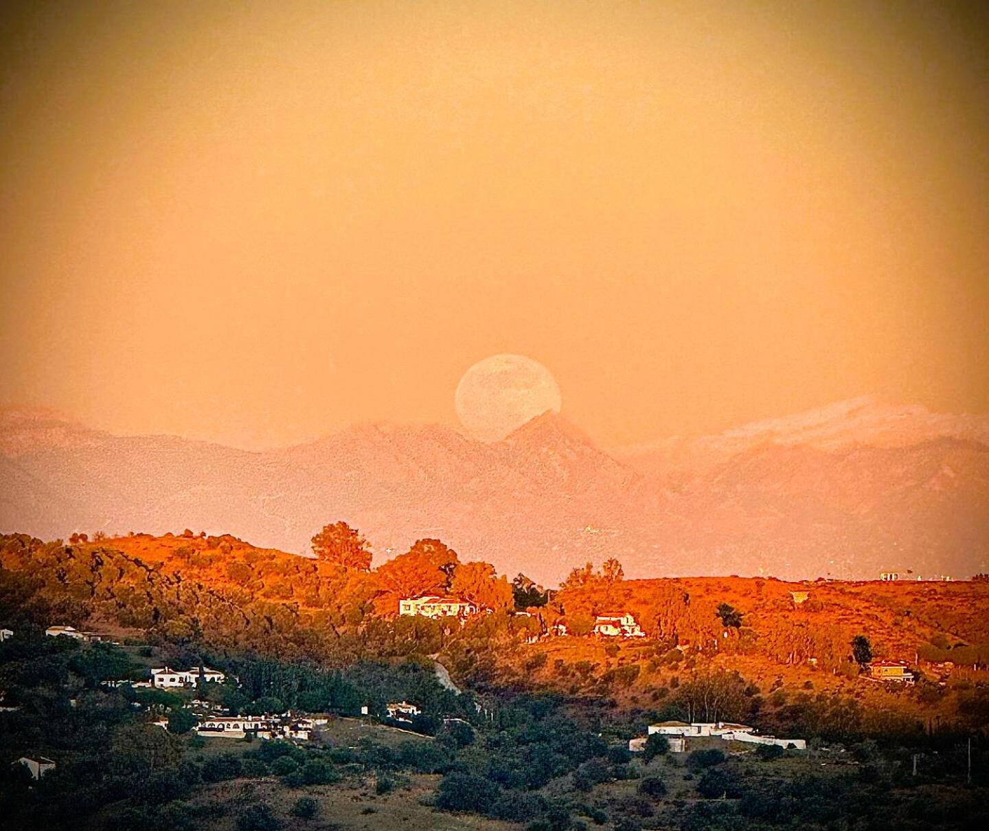 Magnificent Casa Cerro Colorado