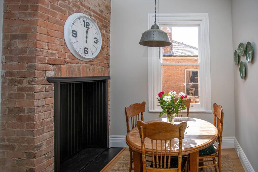 Oxbridge- period home in central Goulburn