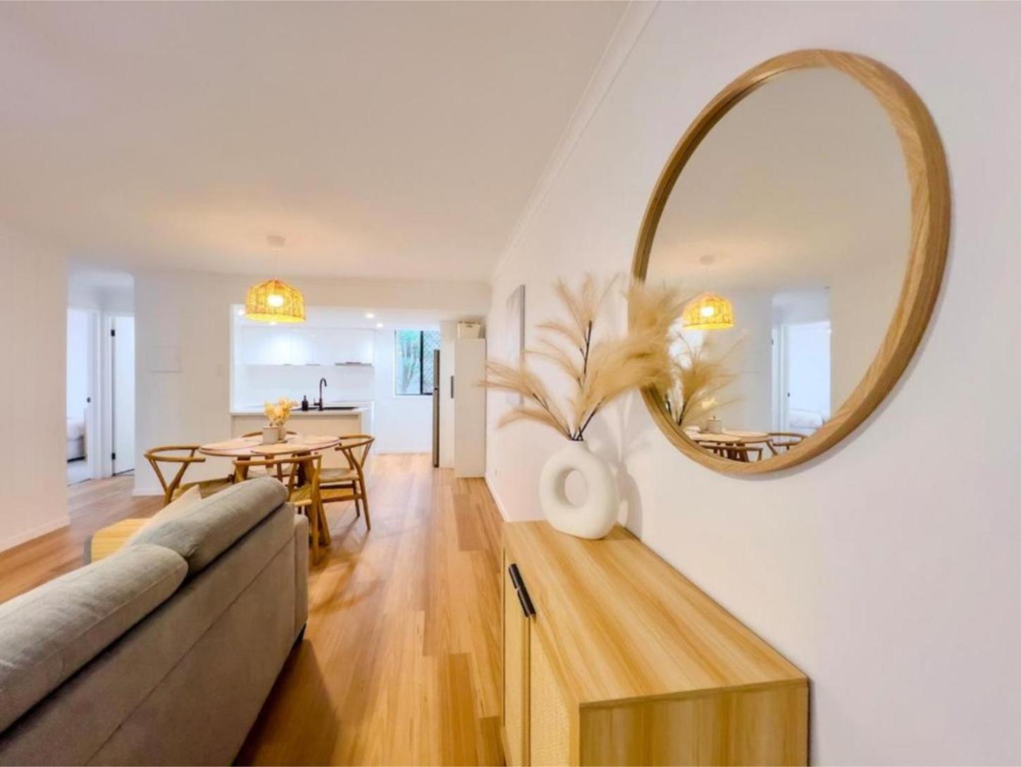 Burleigh Breeze Getaway