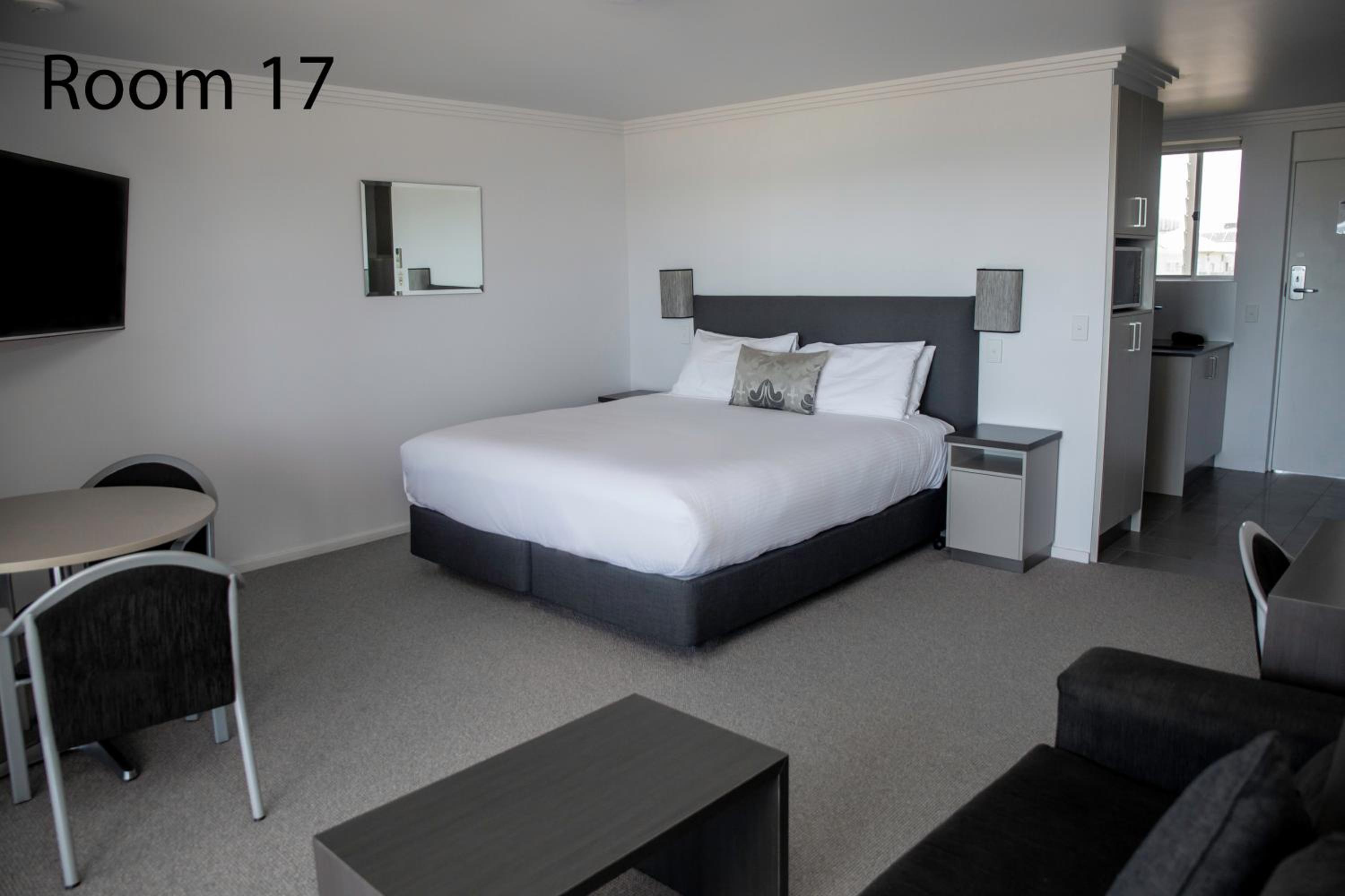 Amooran Oceanside Apartments and Motel