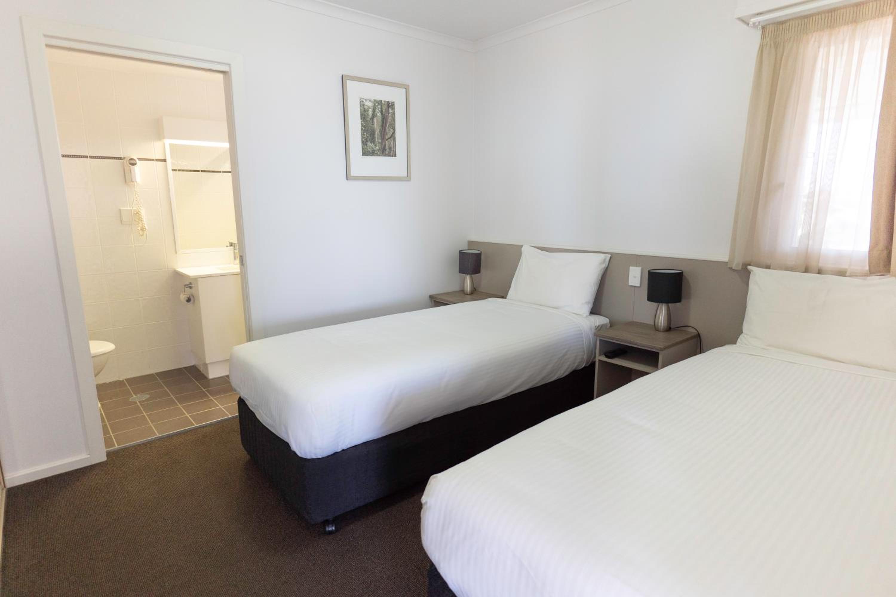 Amooran Oceanside Apartments and Motel